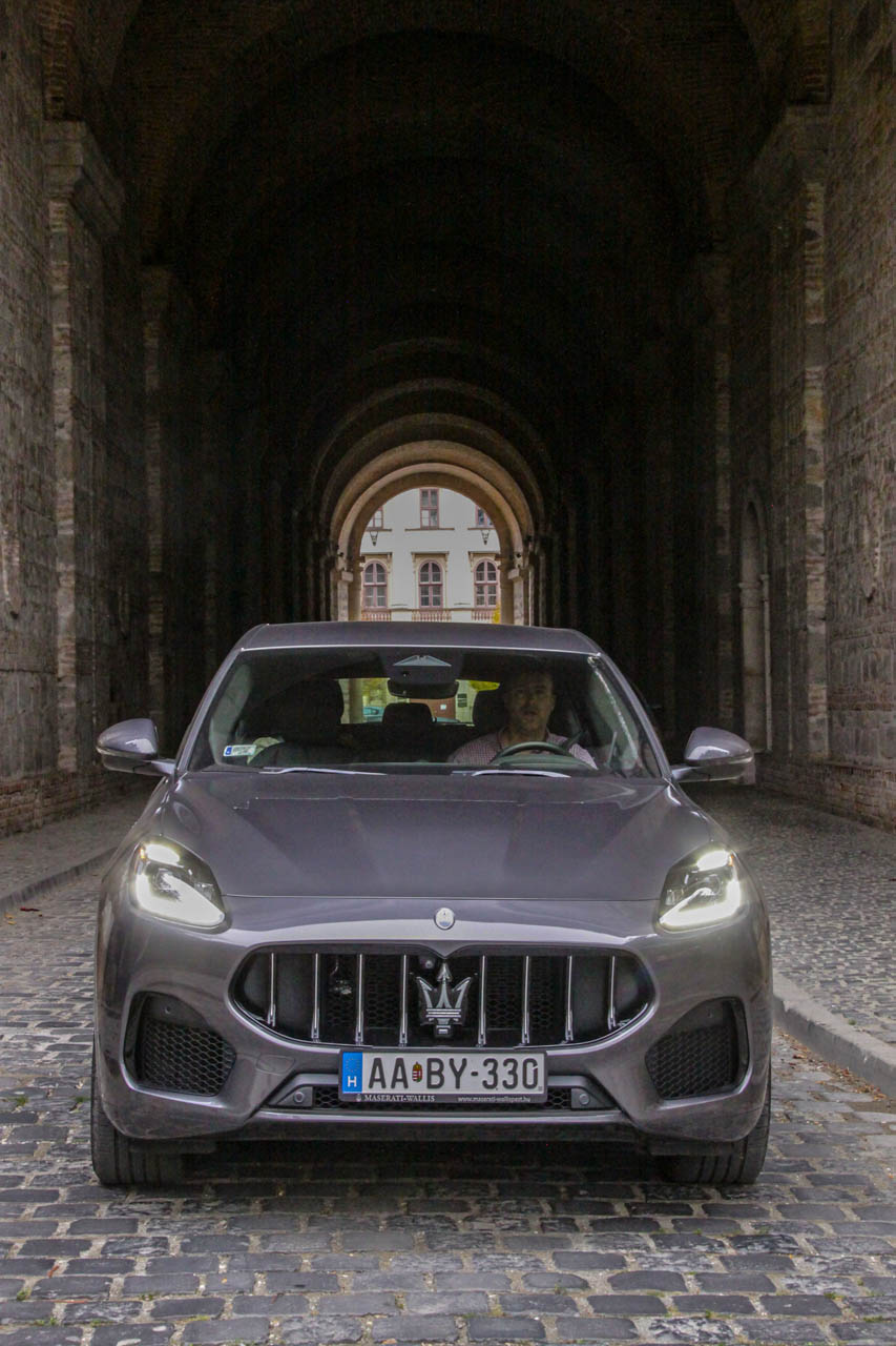 maseratigrecalegthybrid2022o01