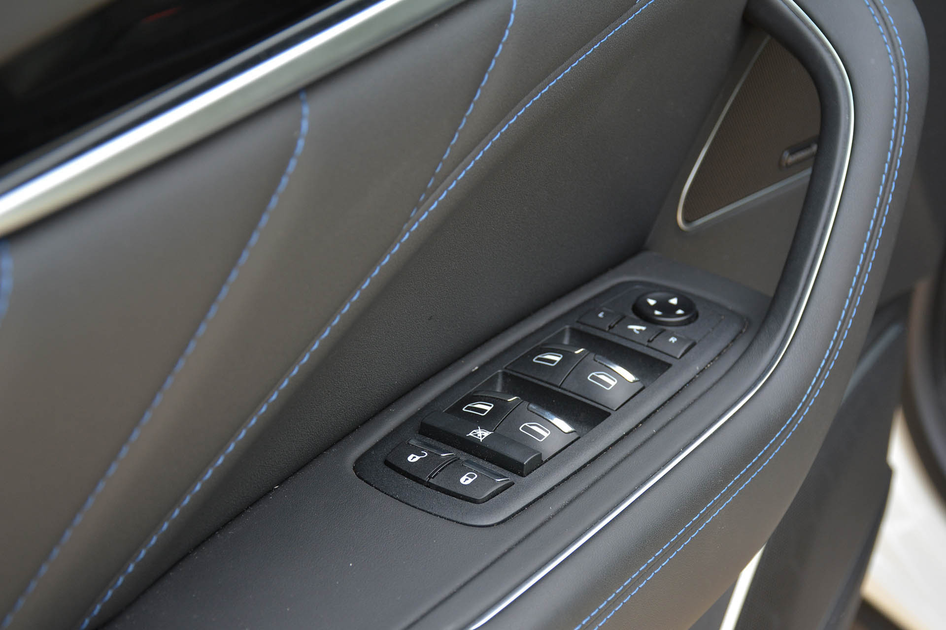 maseratilevantehybridgt33