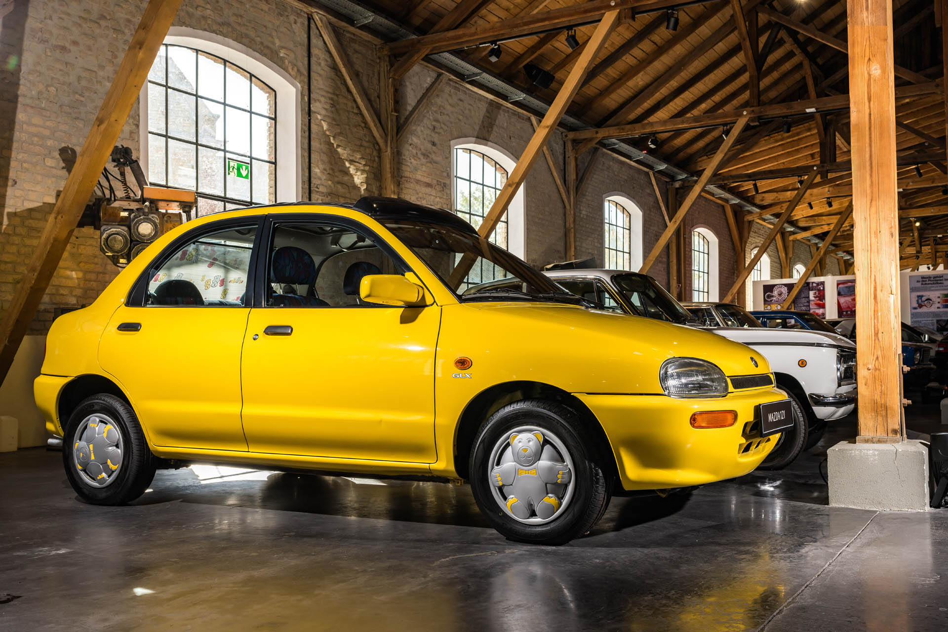 Mazda 121 Goldy 02