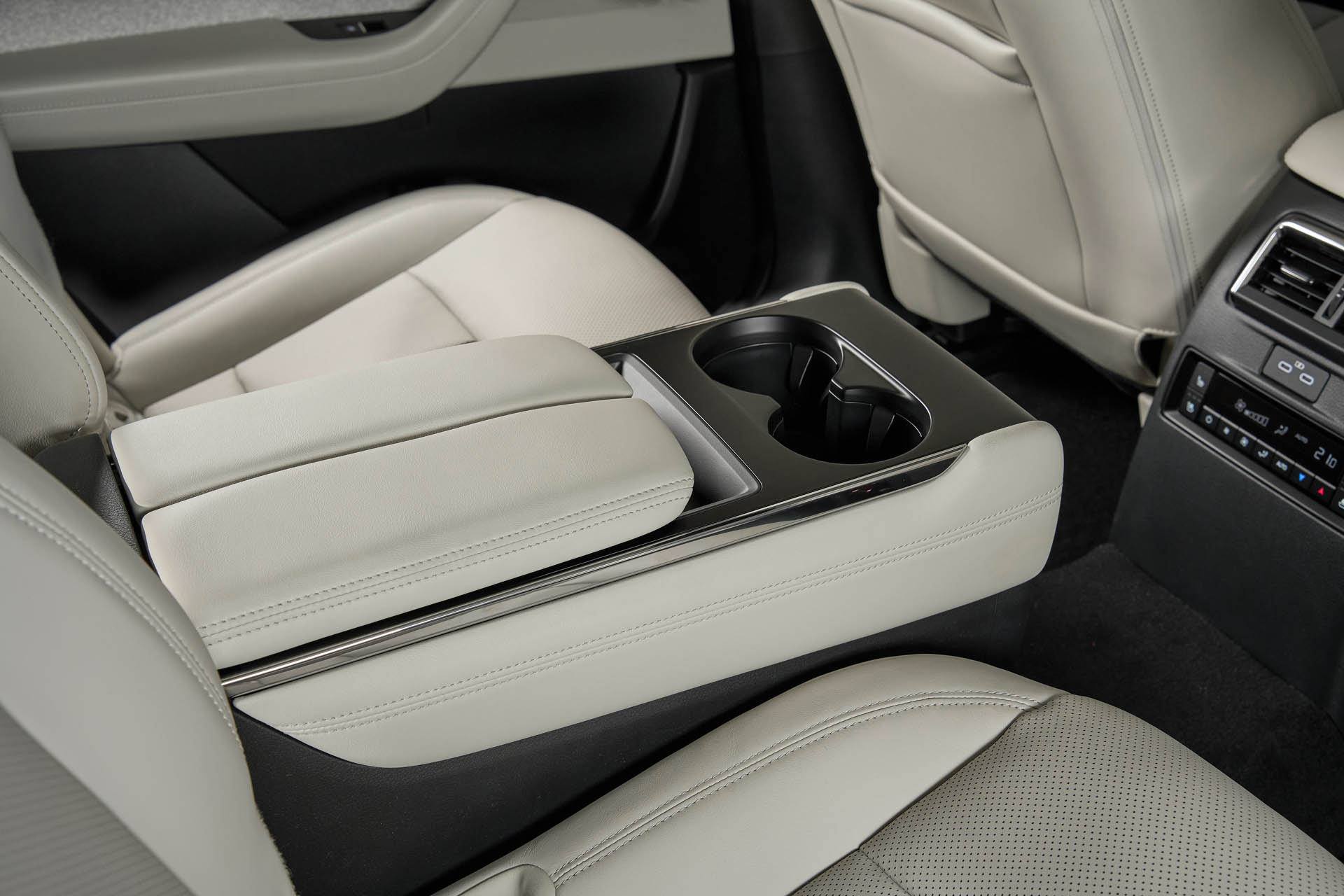 mazda cx-80 interior 18 highres