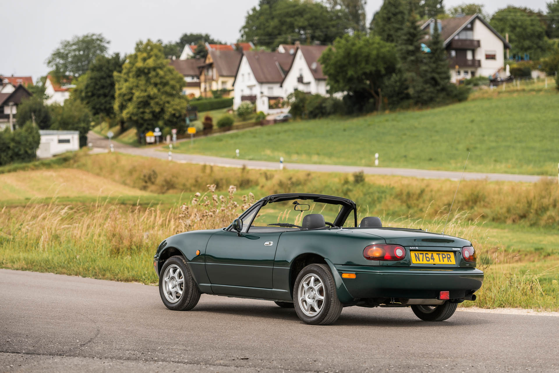 Mazda-MX-5-NA 1995 Exterior-2 highres