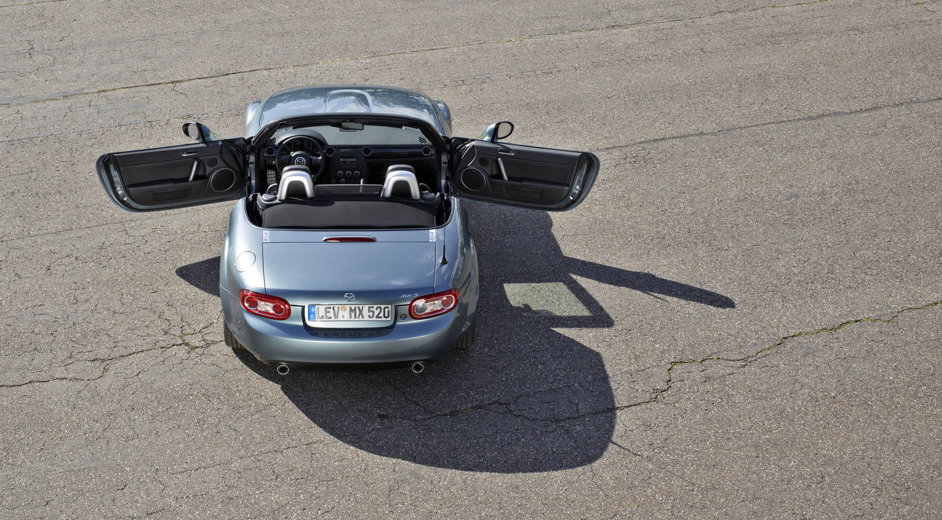 Mazda MX-5 Facelift 2012 still 03 highres