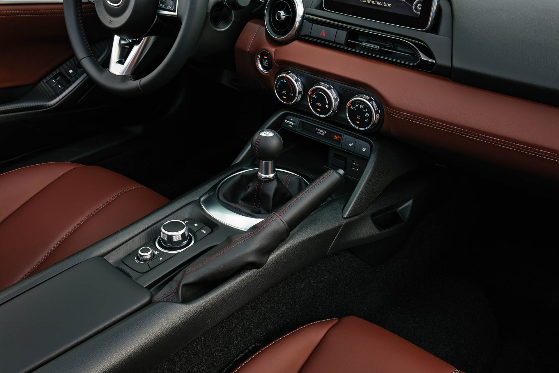 2017 MX5 RF Interior 10 highres
