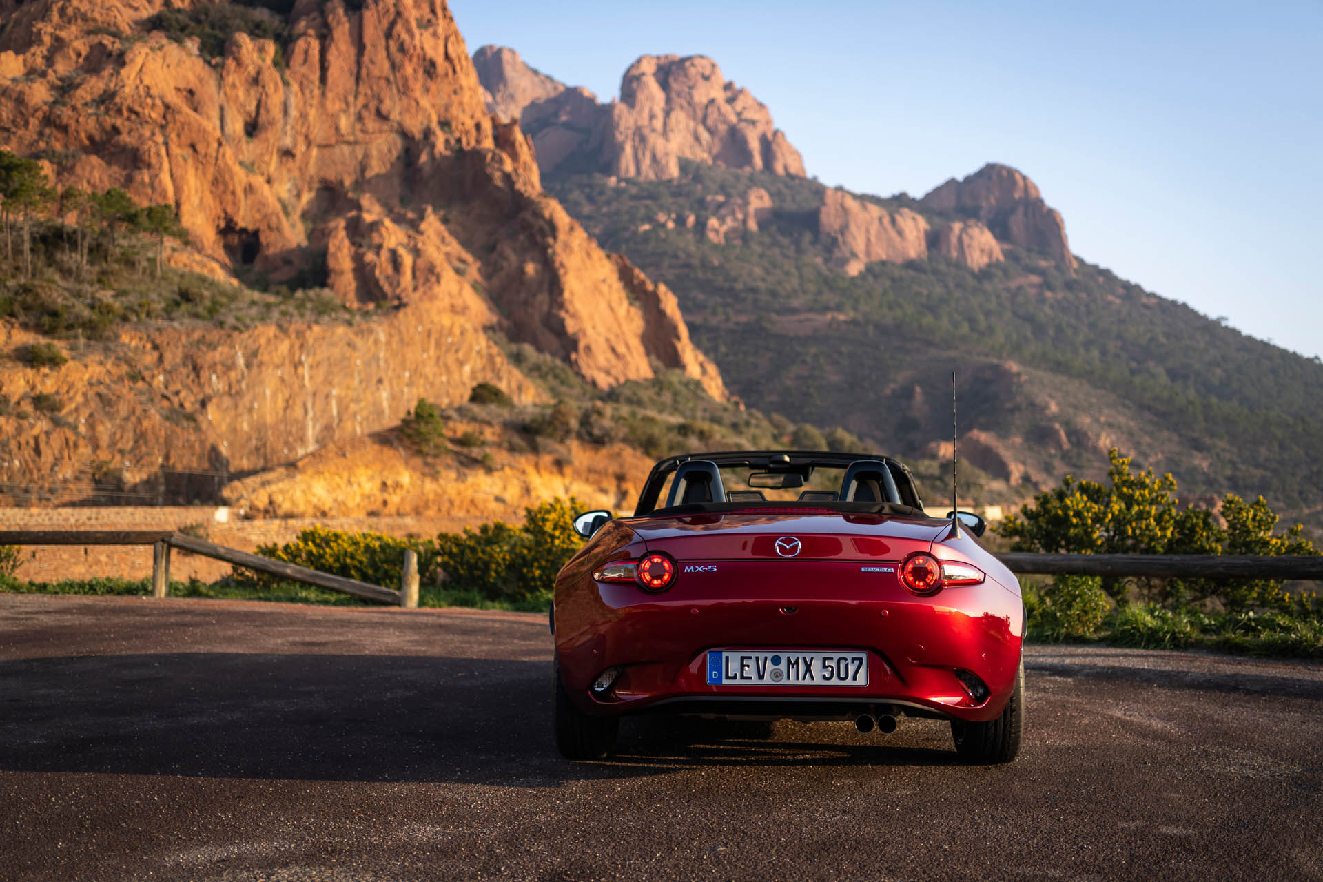 2023 mazda mx-5 nice src still 17 highres