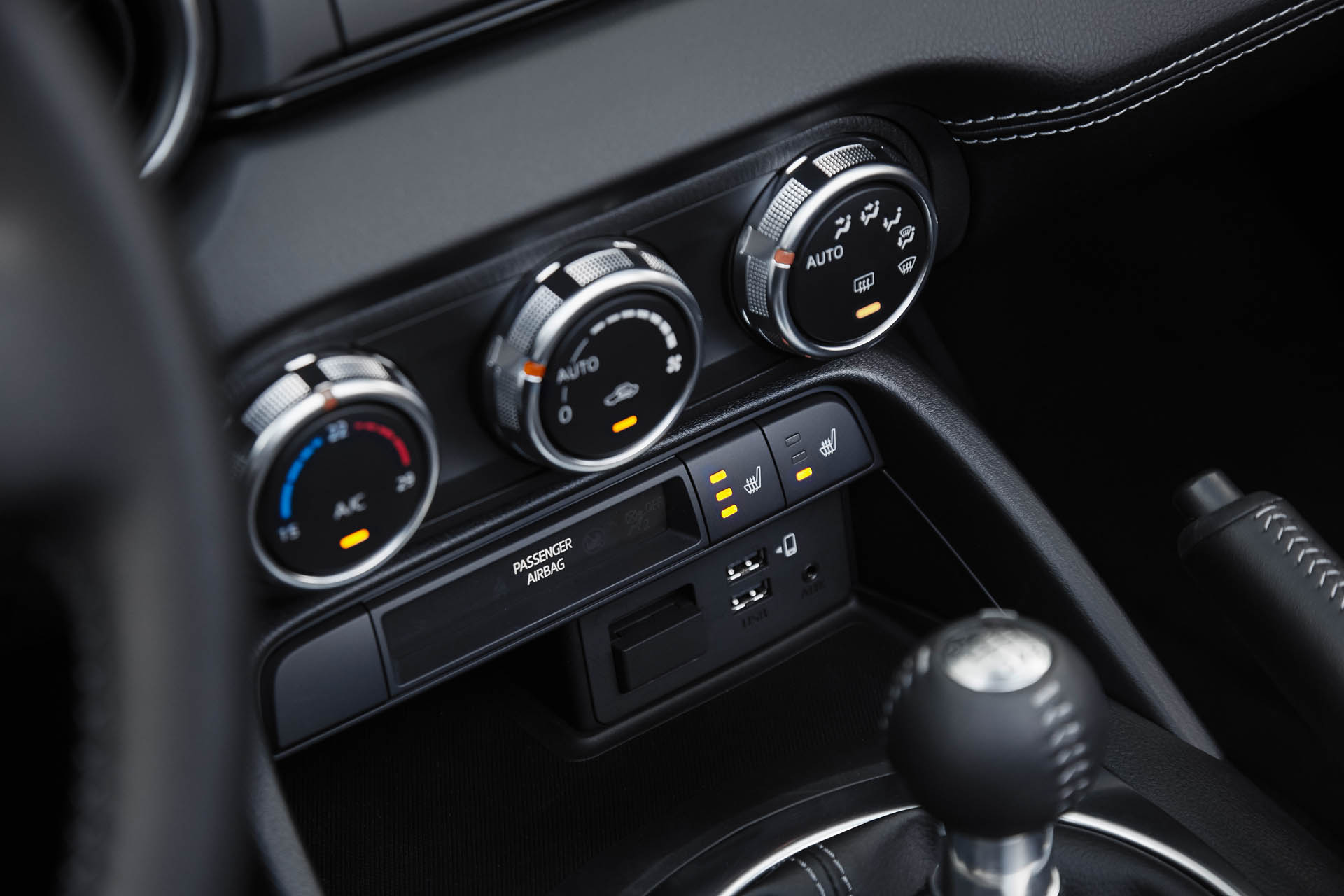 MX-5 Interieur deutsch 016 highres