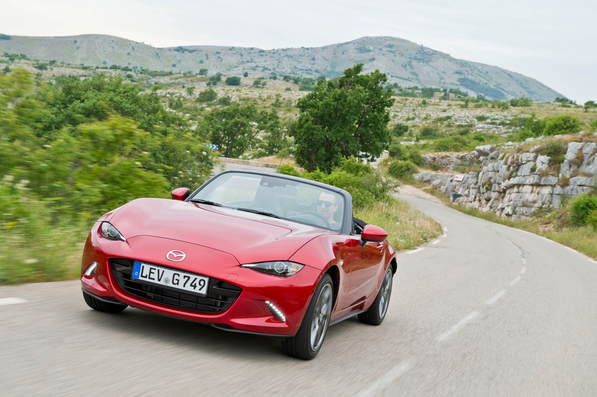 MX5 2015 SNEAK PEEK ACTION 19 highres