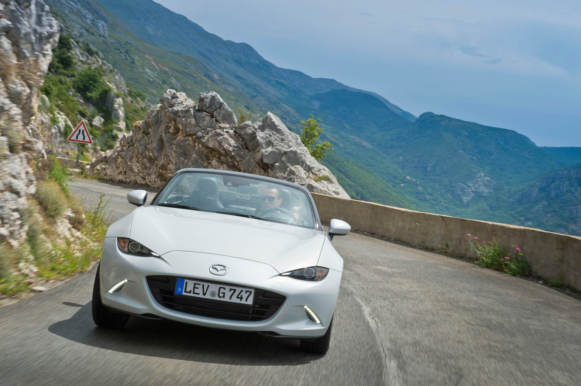 MX5 2015 SNEAK PEEK ACTION 44 highres