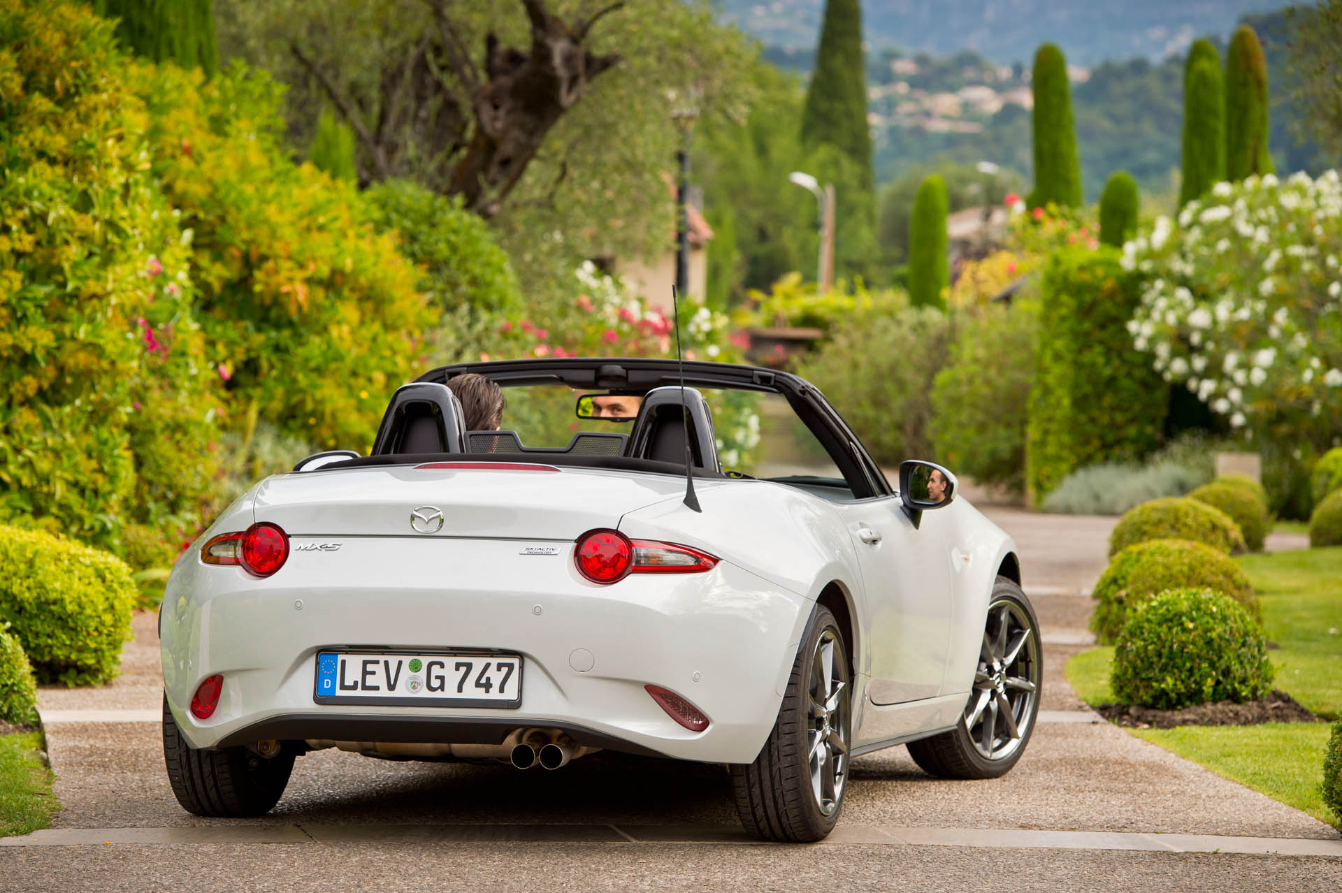 MX5 2015 SNEAK PEEK STILL 38 highres