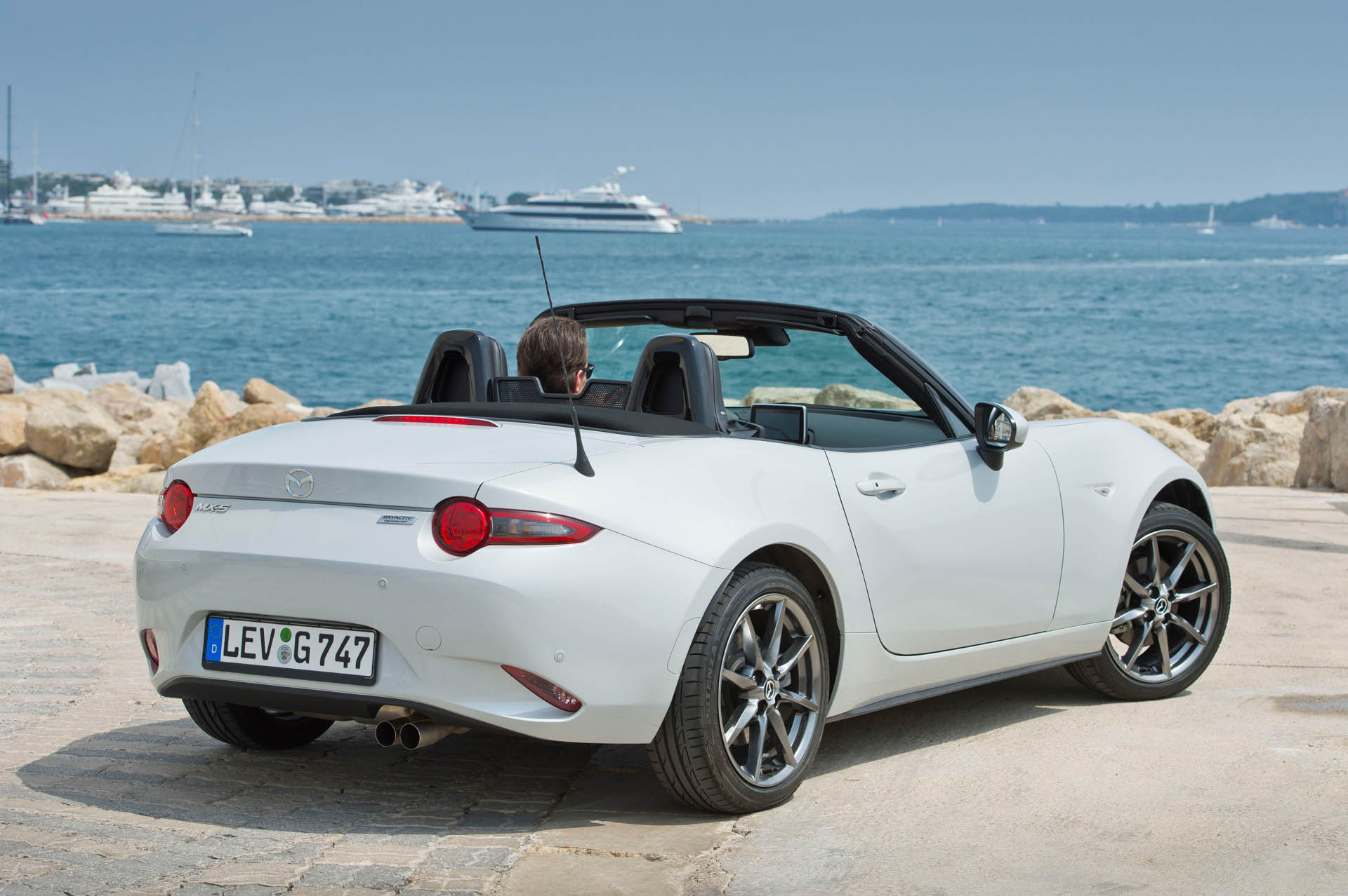 MX5 2015 SNEAK PEEK STILL 64 highres