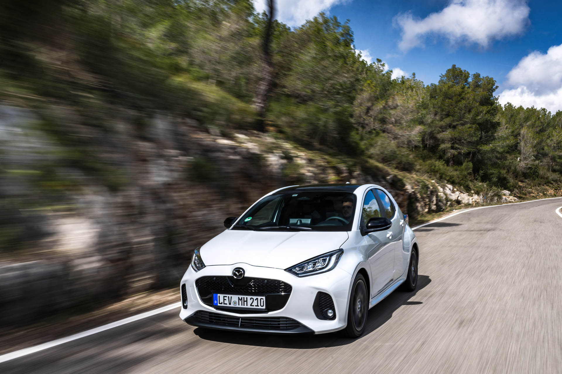 2024 mazda2 hybrid 02
