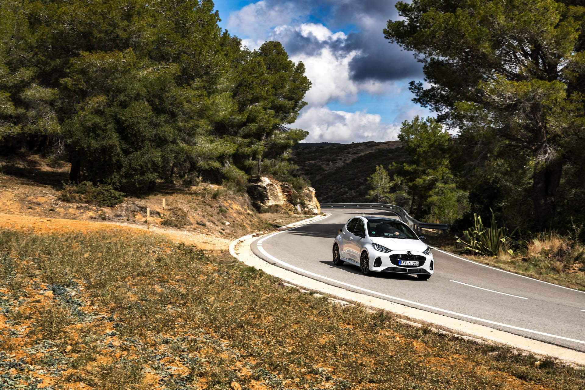 2024 mazda2 hybrid 04