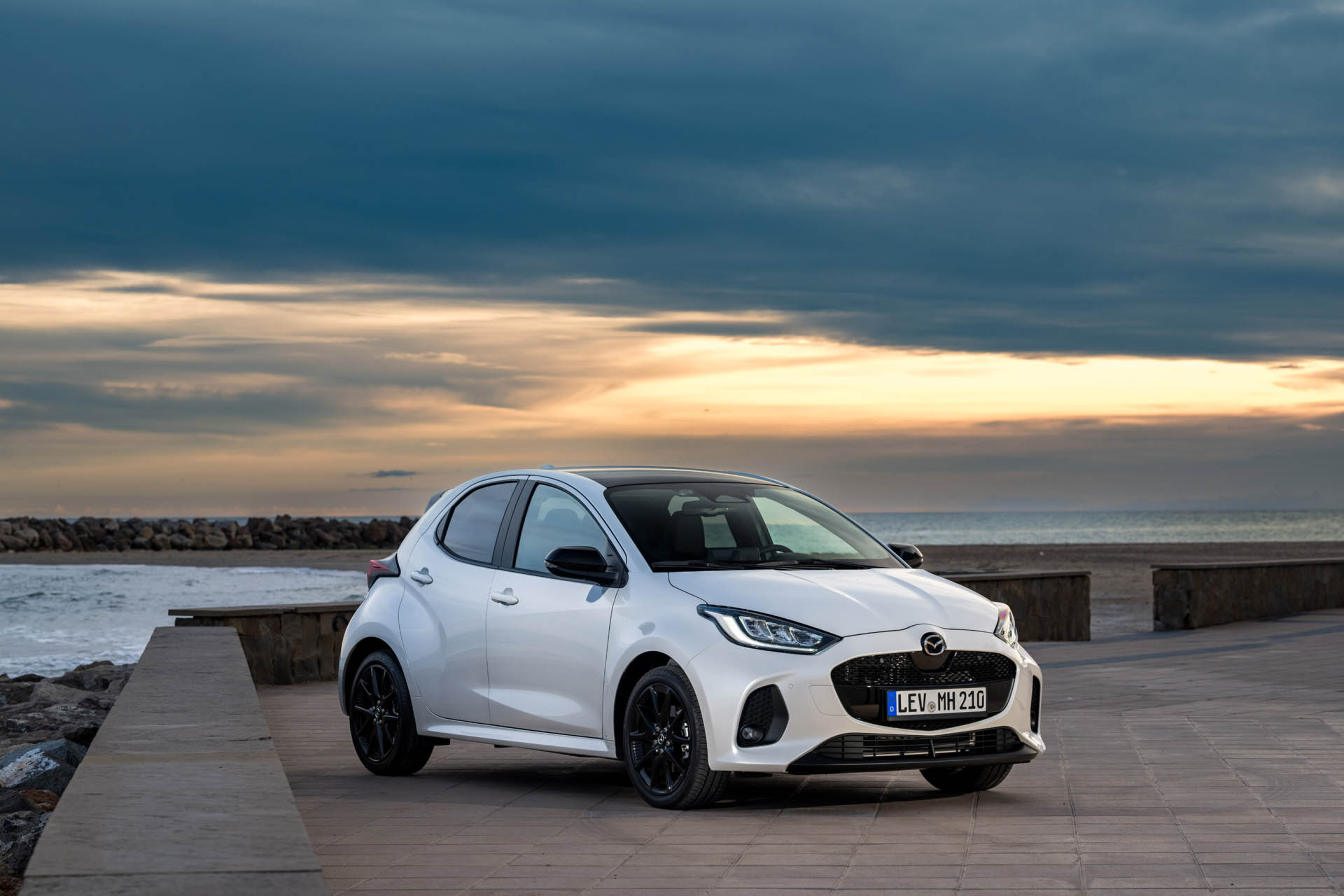 2024 mazda2 hybrid 42