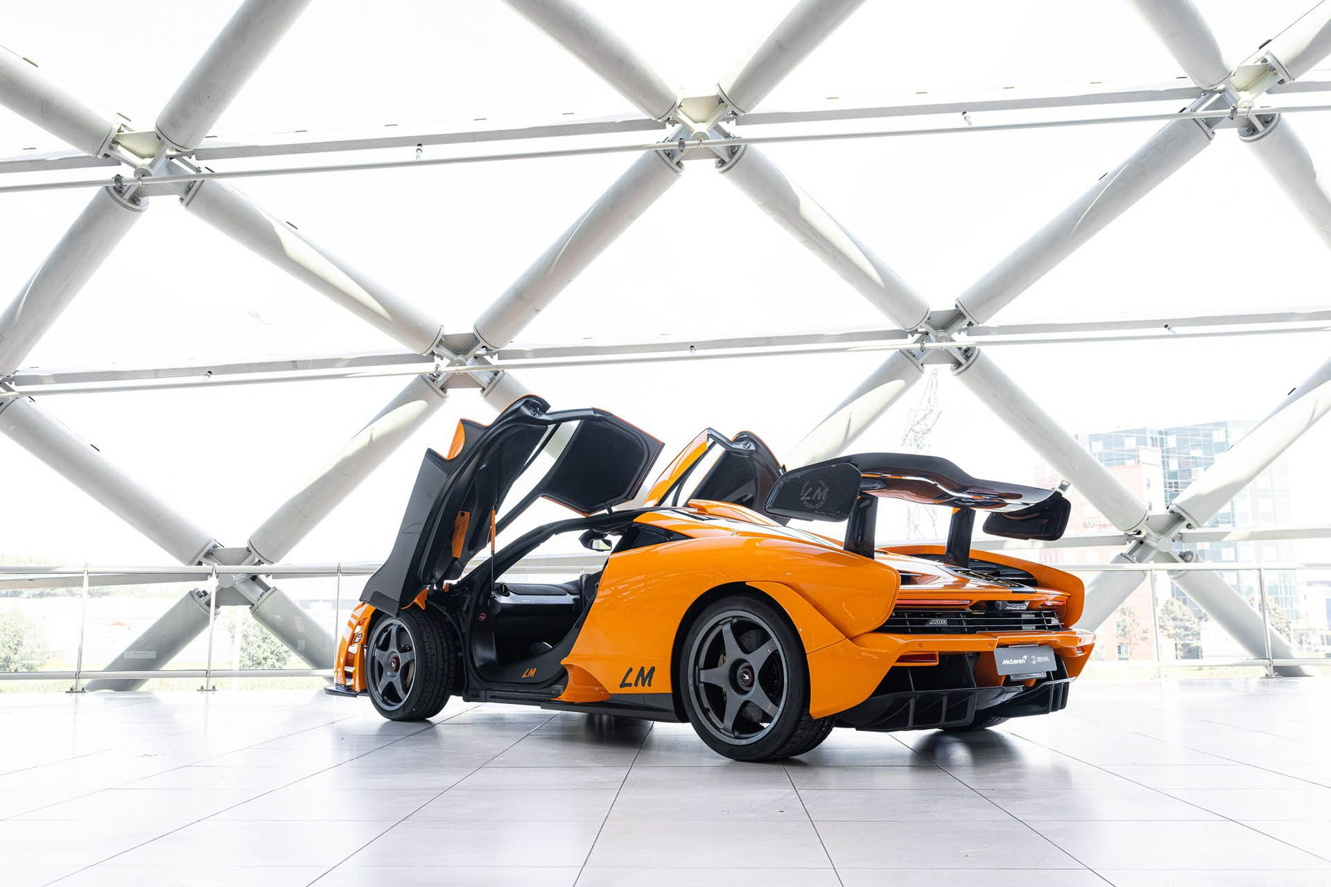 mclaren senna 01