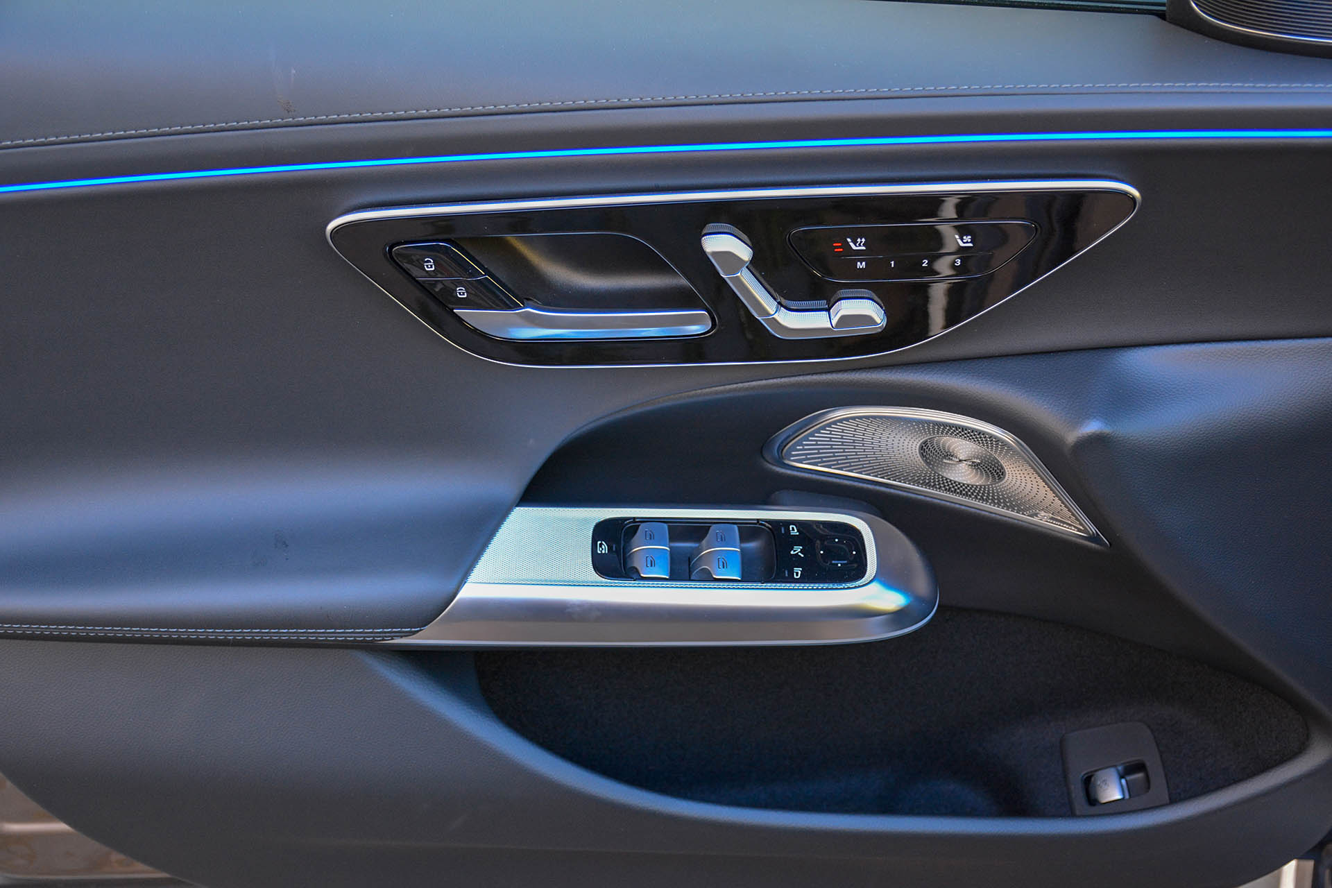 Mercedes-Benz E220d Exclusive 2024 27