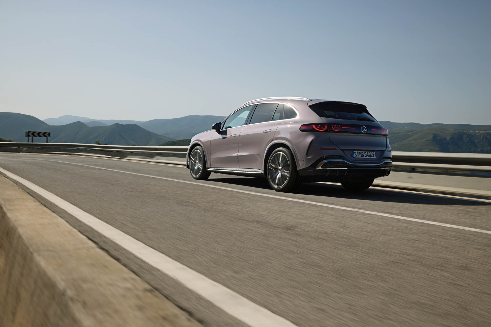Mercedes-Benz GLCwith EQ tech 2025 04