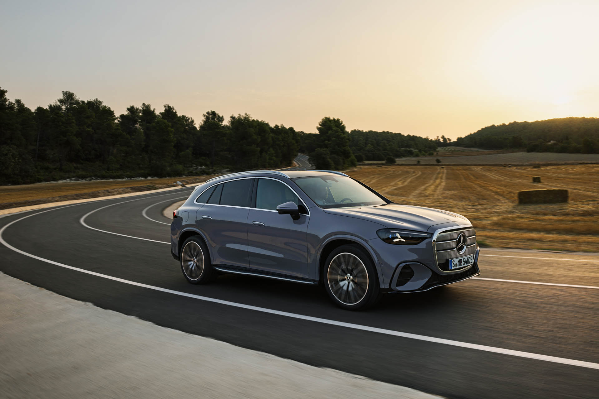 Mercedes-Benz GLCwith EQ tech 2025 05