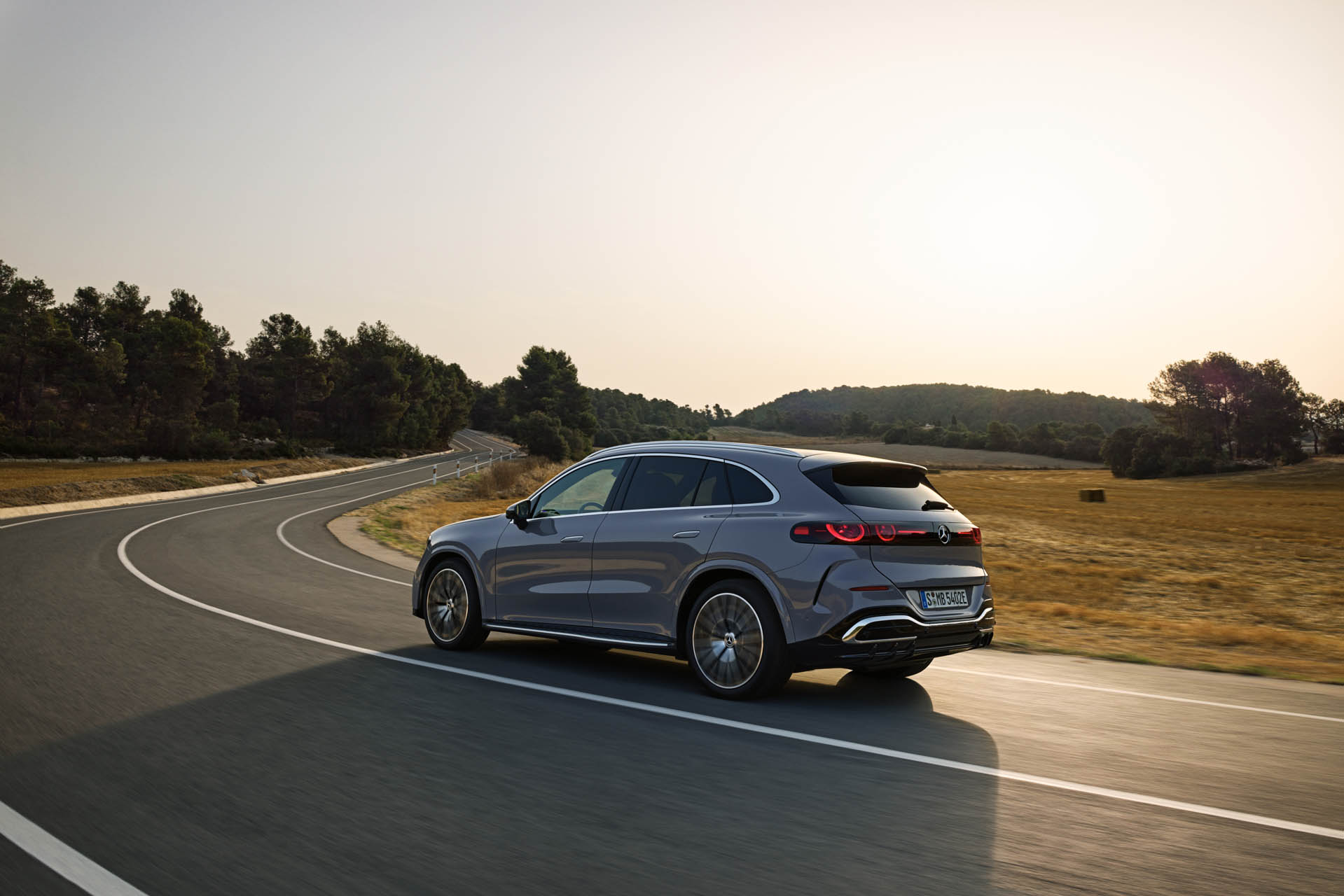 Mercedes-Benz GLCwith EQ tech 2025 06