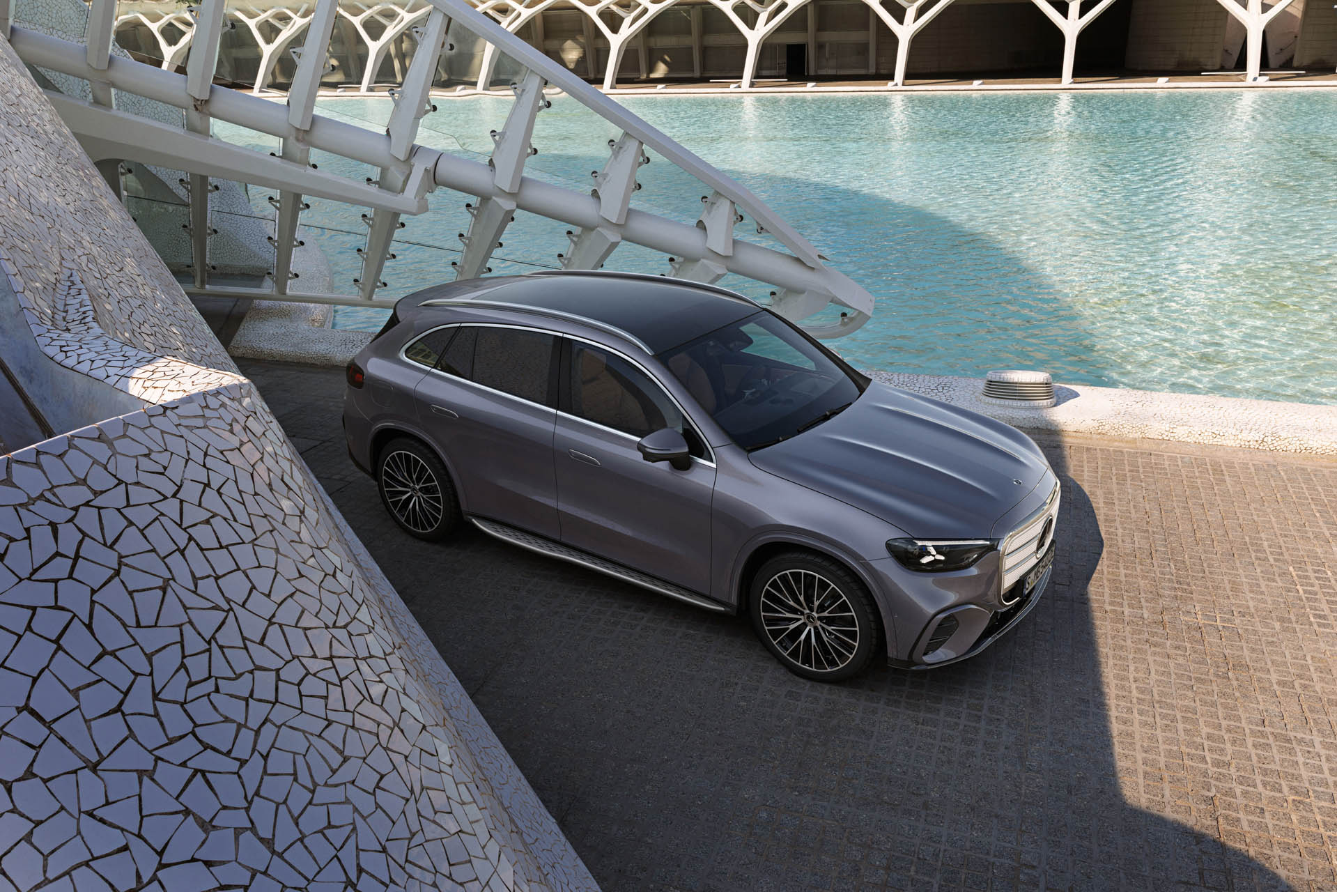 Mercedes-Benz GLCwith EQ tech 2025 22