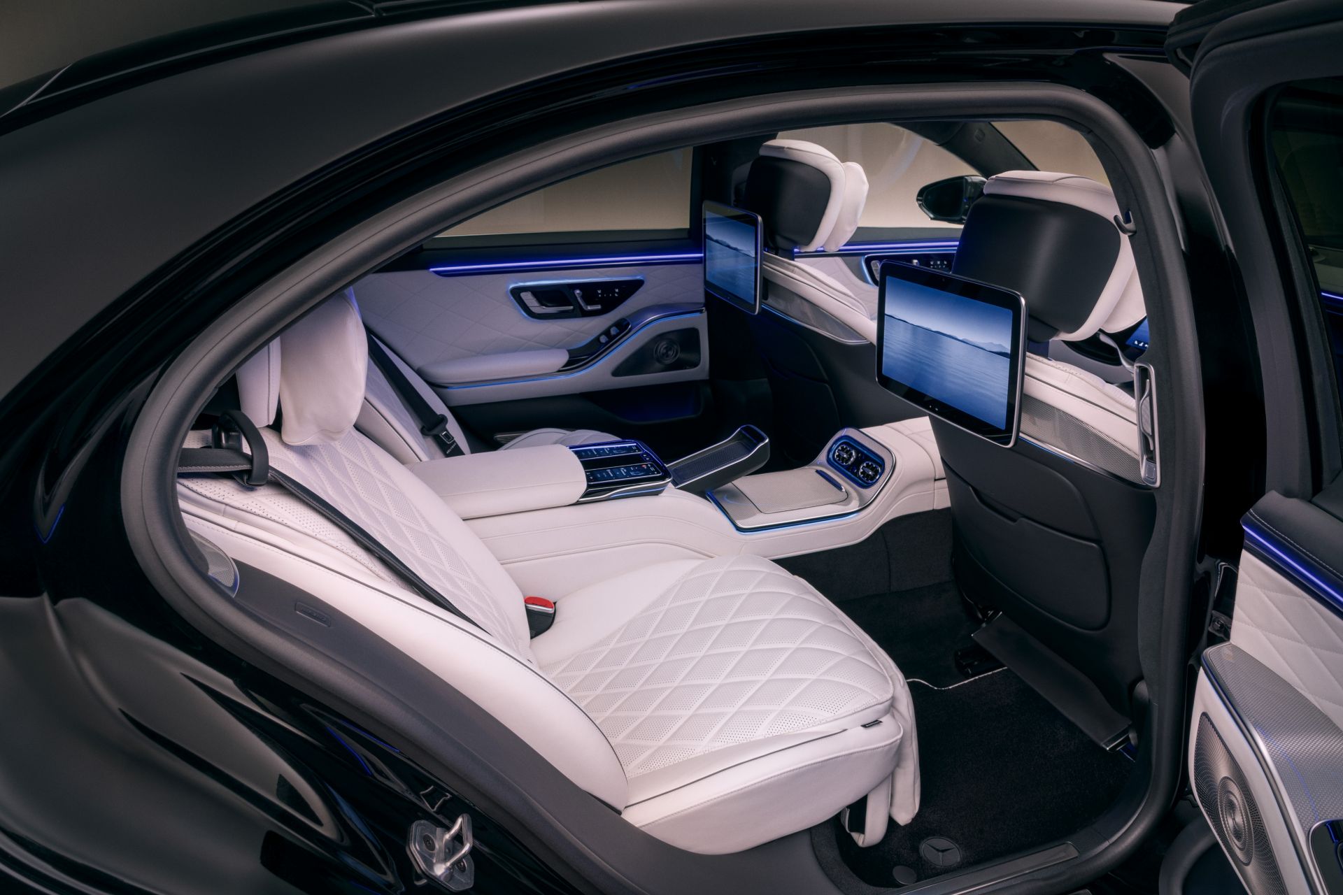 Mercedes-Benz S-Class 2026 11