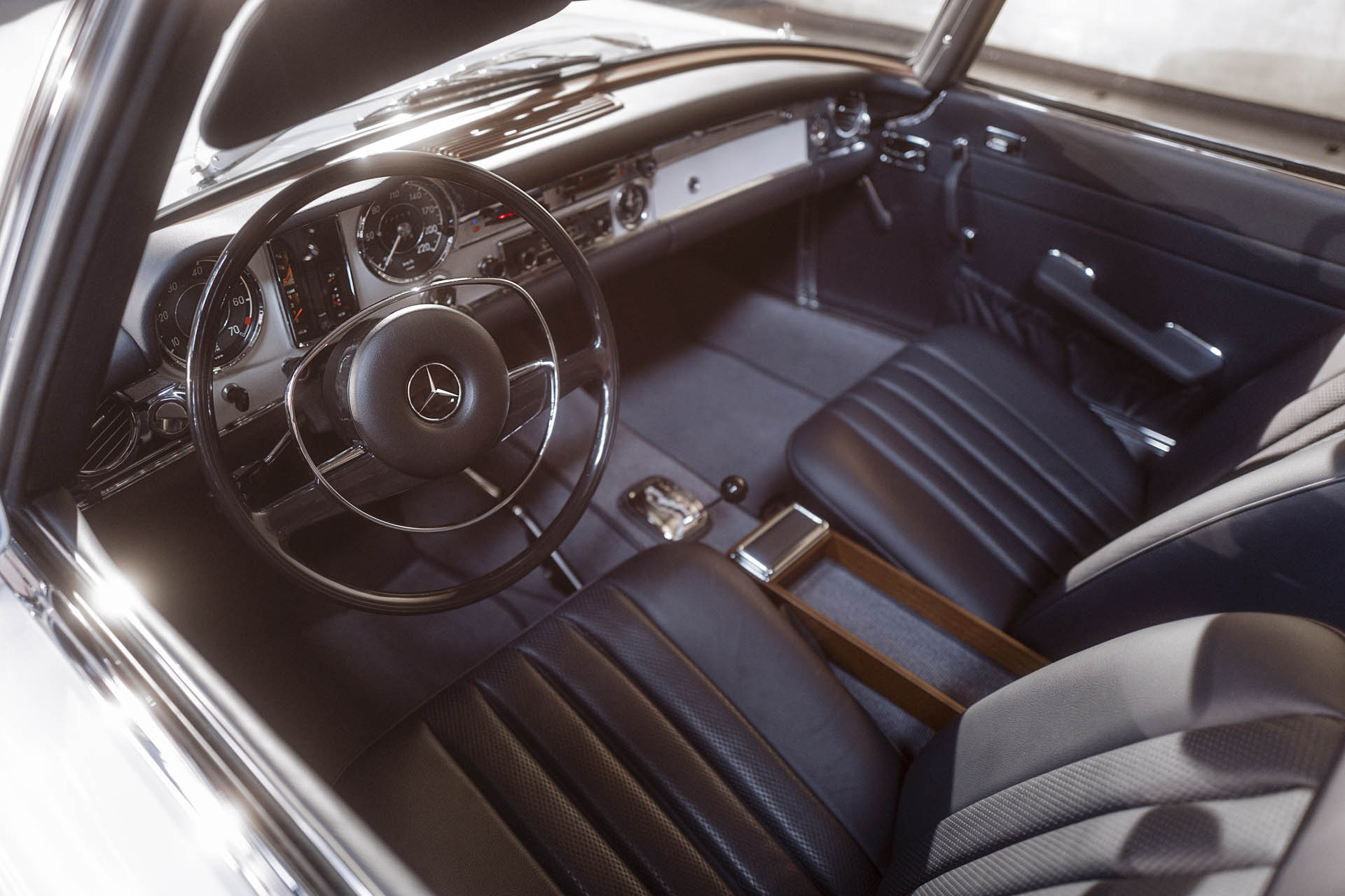 Mercedes280SLW113Pagoda-1970b