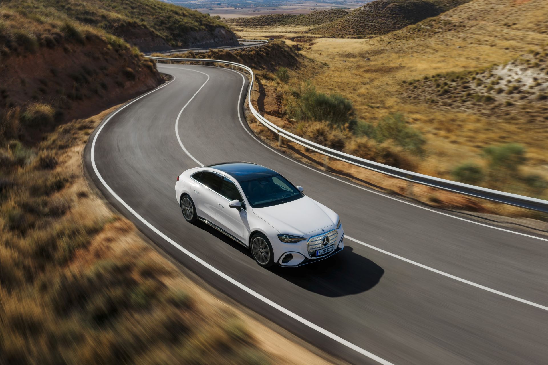 Mercedes-Benz electric C-Class 2026 22
