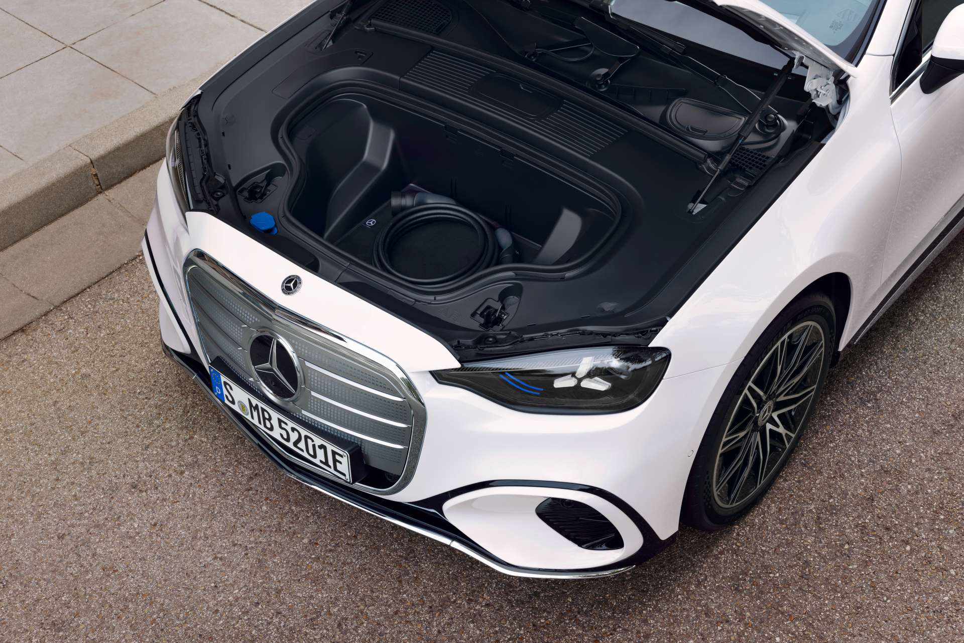 Mercedes-Benz electric C-Class 2026 28