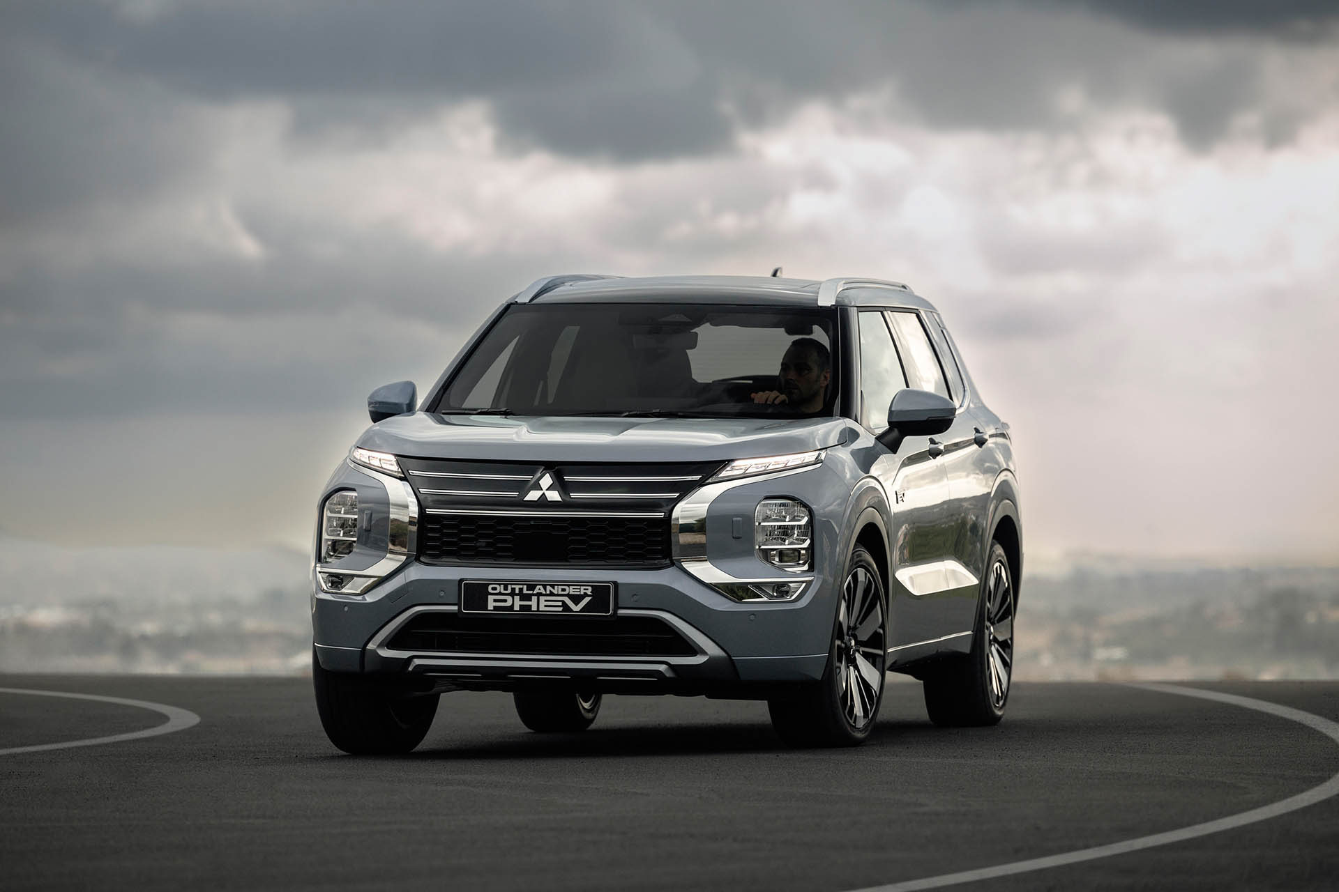 Mitsubishi Outlander PHEV 2025 10