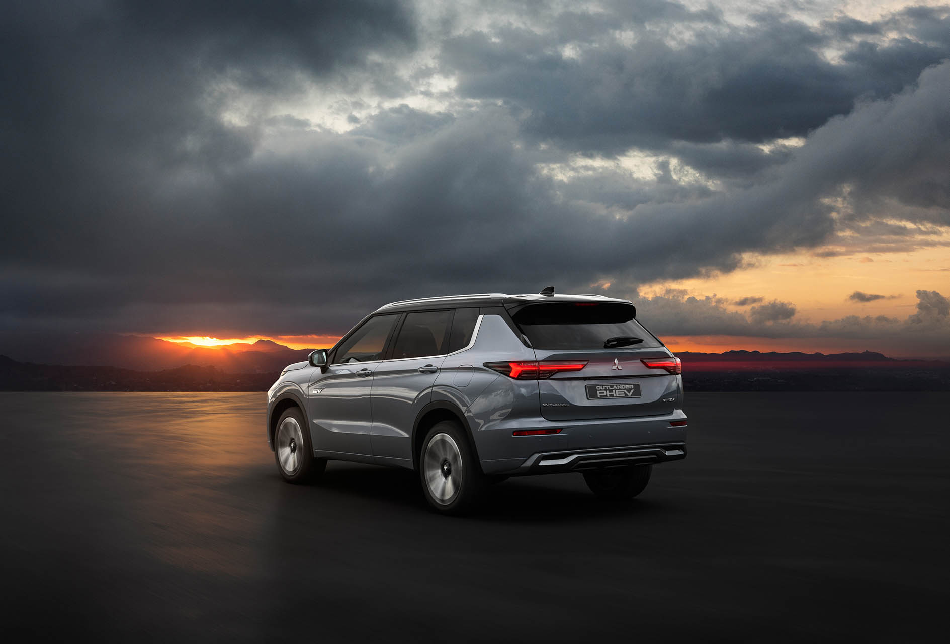 Mitsubishi Outlander PHEV 2025 13