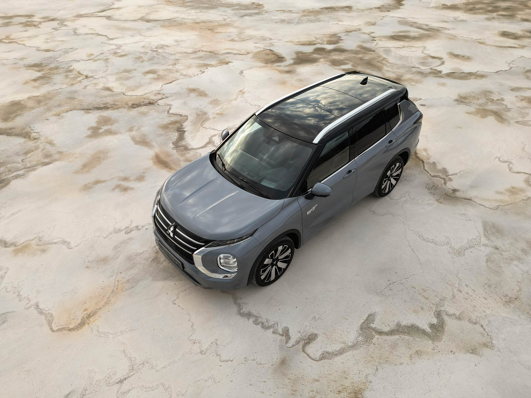 New Outlander PHEV 035L
