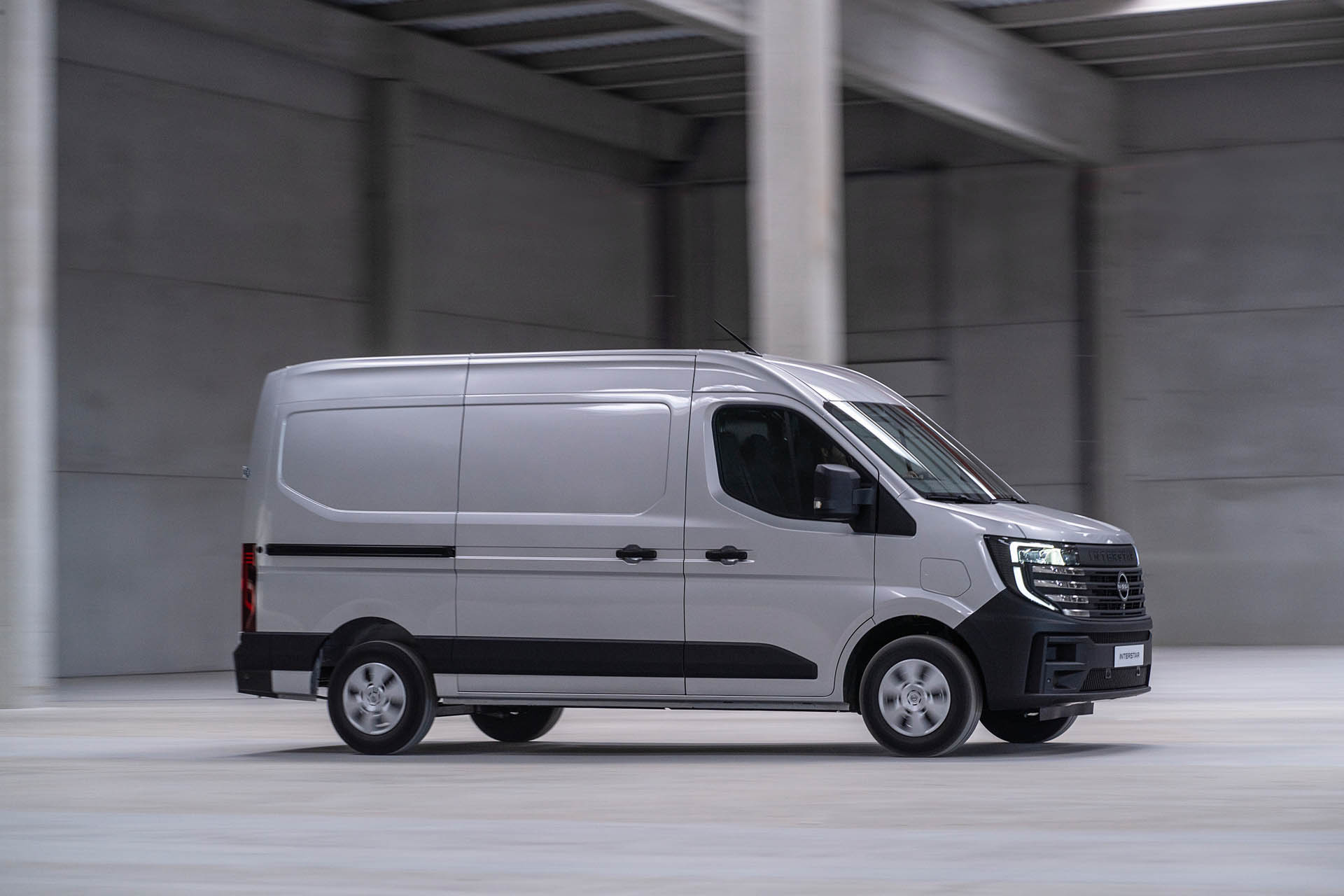 Nissan Interstar EV 02