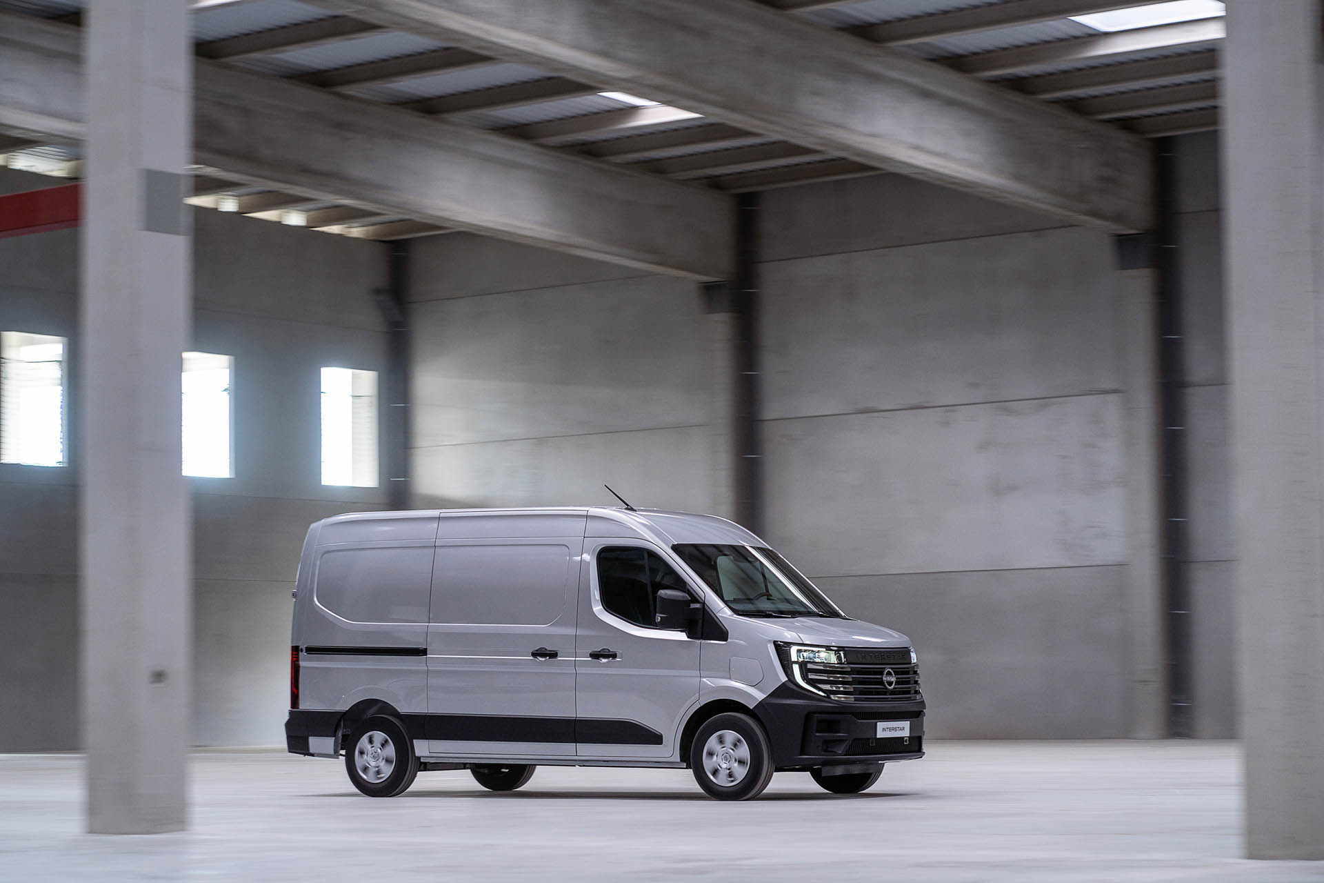 Nissan Interstar EV 03