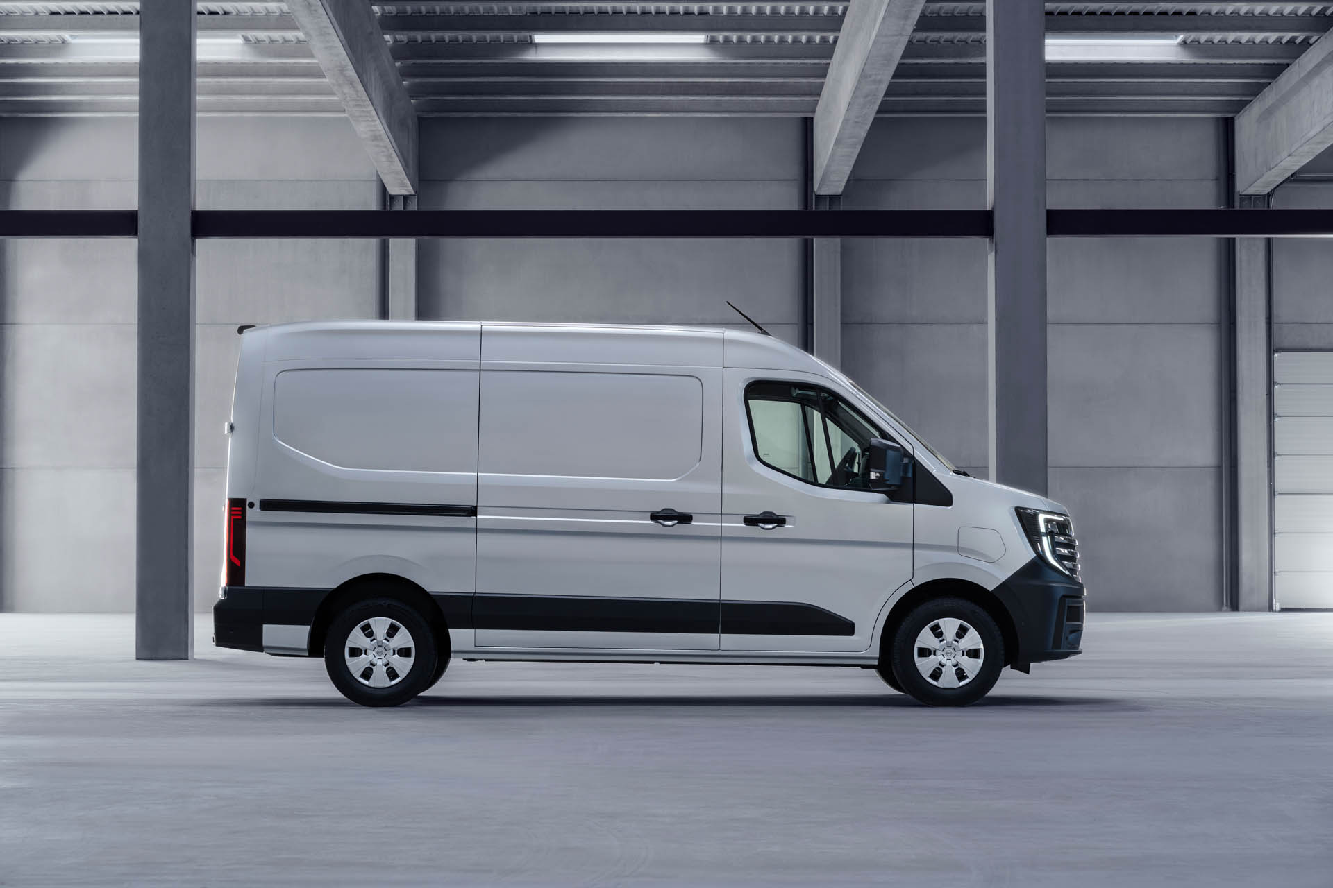 Nissan Interstar EV 05