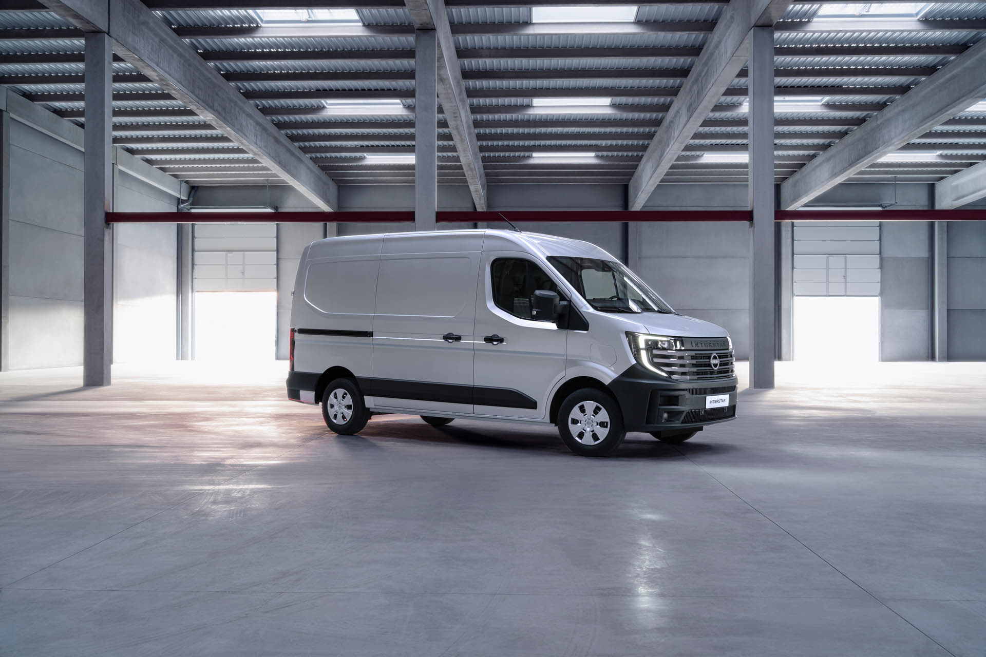 Nissan Interstar EV 06