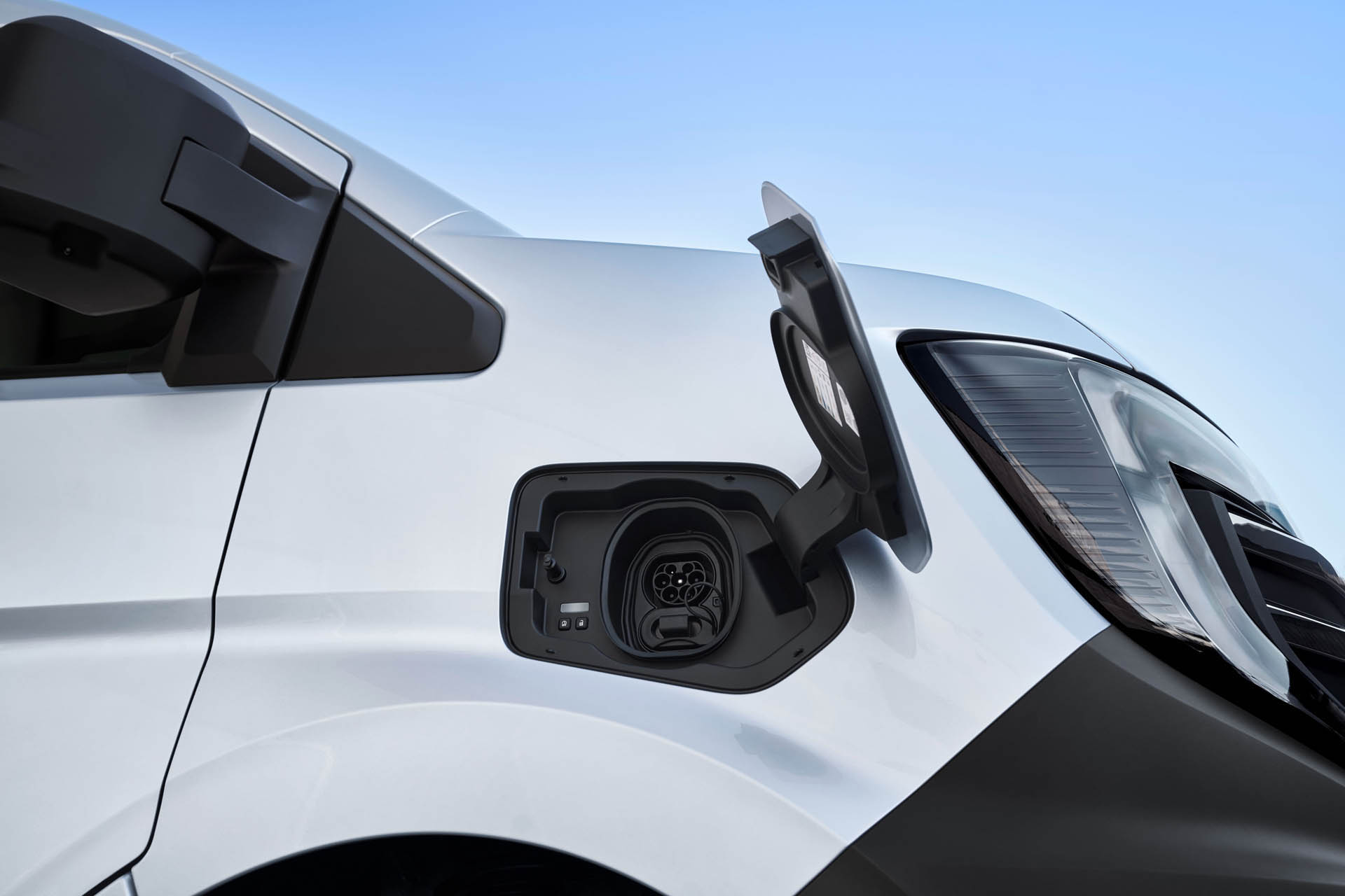 Nissan Interstar EV 35