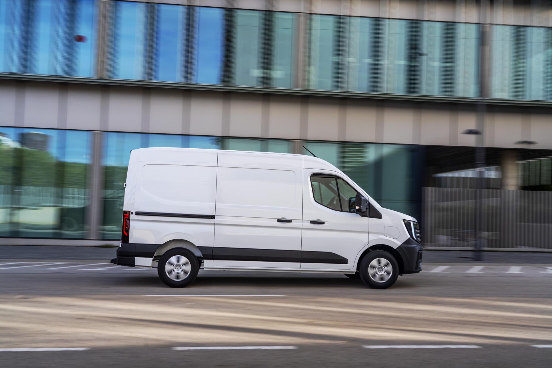 Nissan Interstar PK Final High 074.JPG
