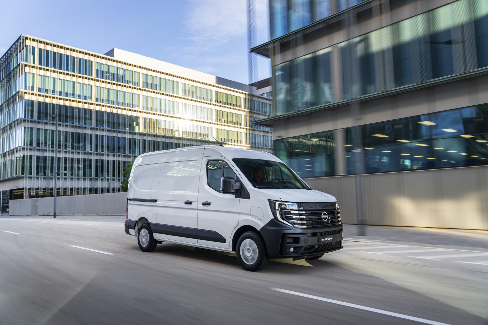 Nissan Interstar PK Final High 080.JPG