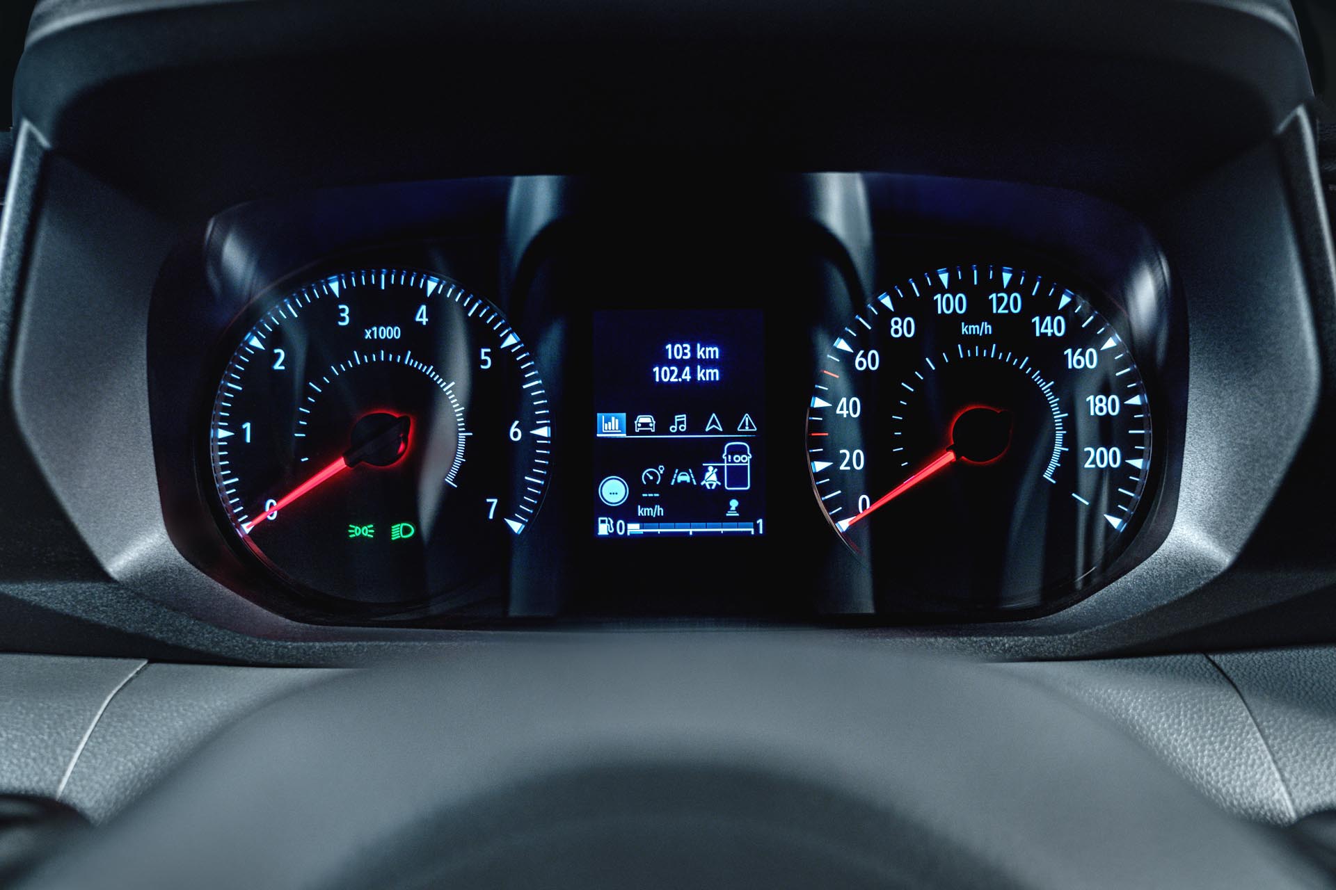 Nissan Interstar PK Final High 110.JPG