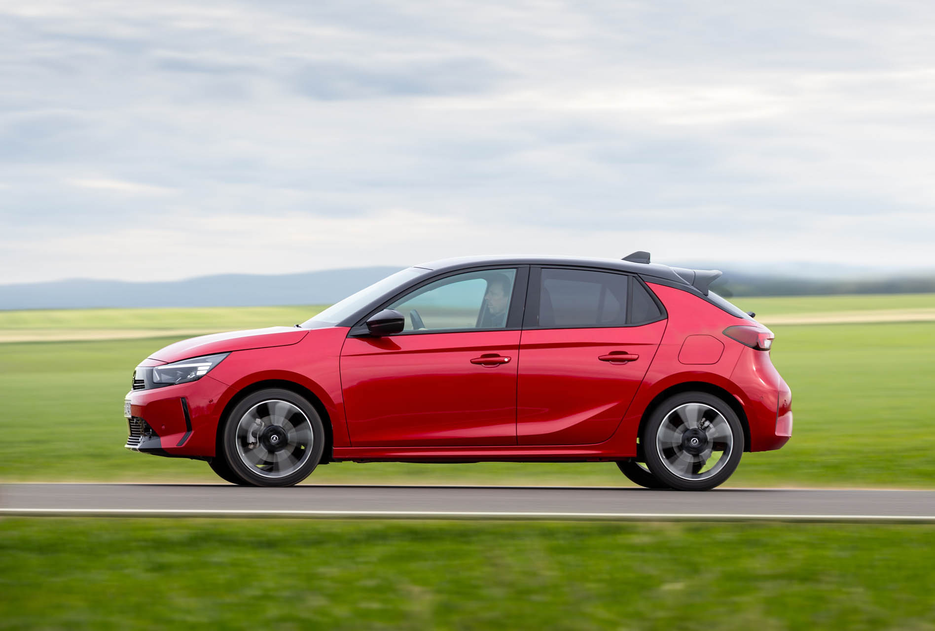 Opel Corsa Hybrid 04