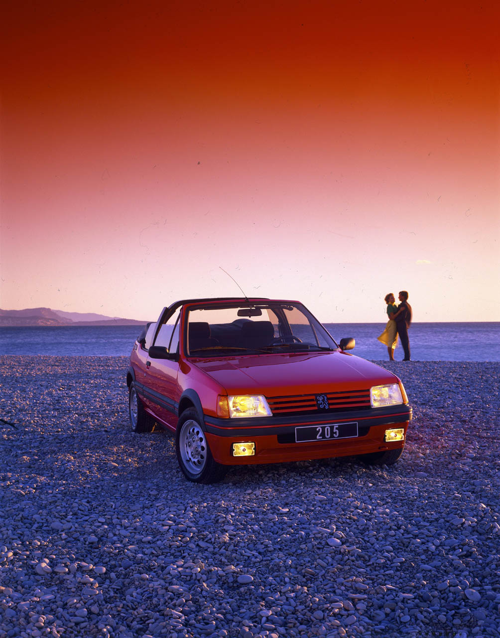 Peugeot205cabrio04