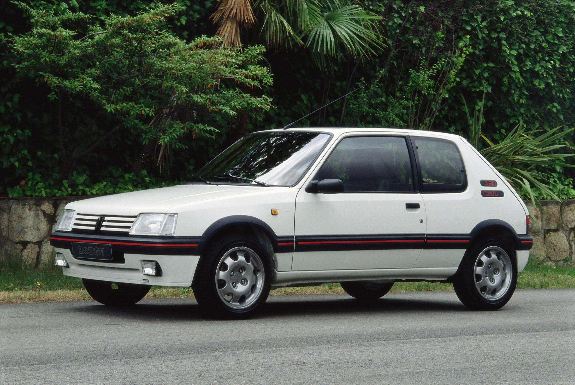 peugeot205gti05