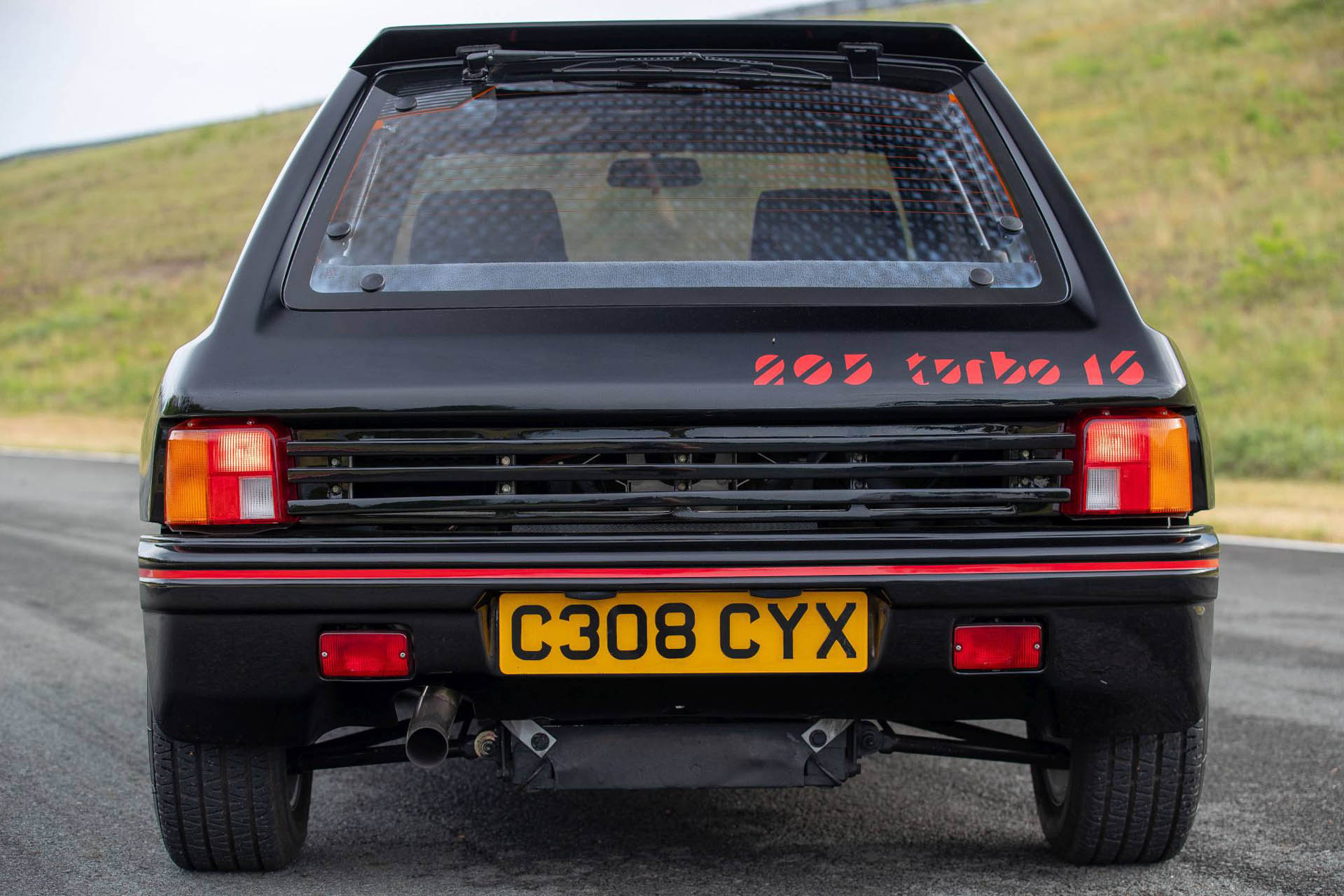 1985-Peugeot-205-Turbo 5