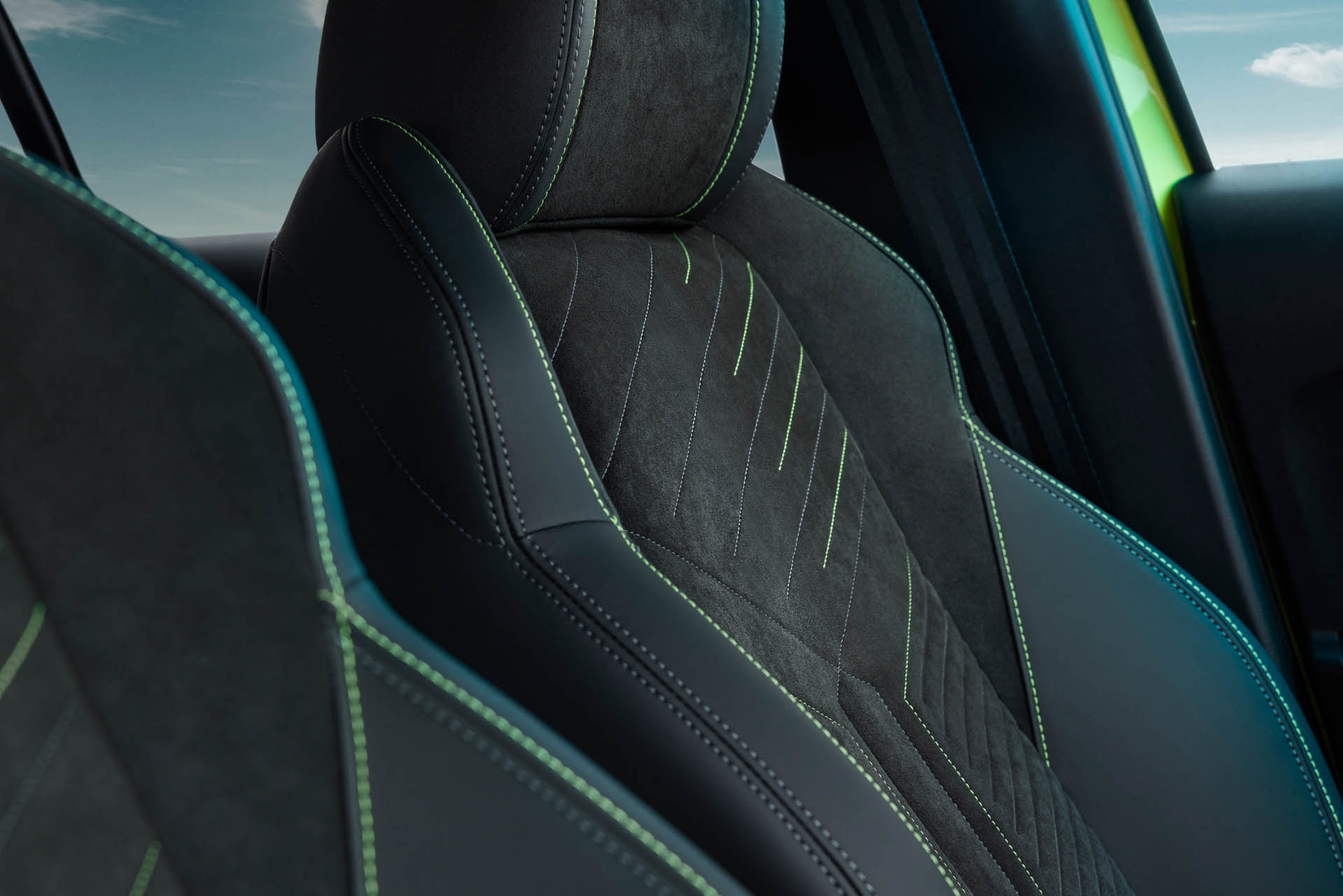 Peugeot e208 2023 27