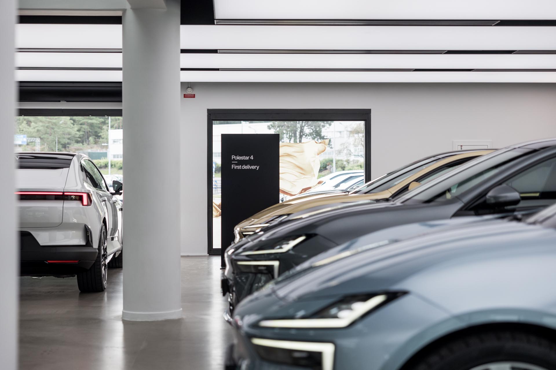 Polestar 4 SUV coup9