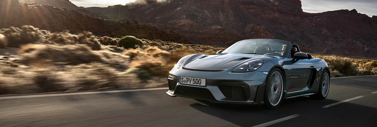 Porsche 718 Spyder RS nyito
