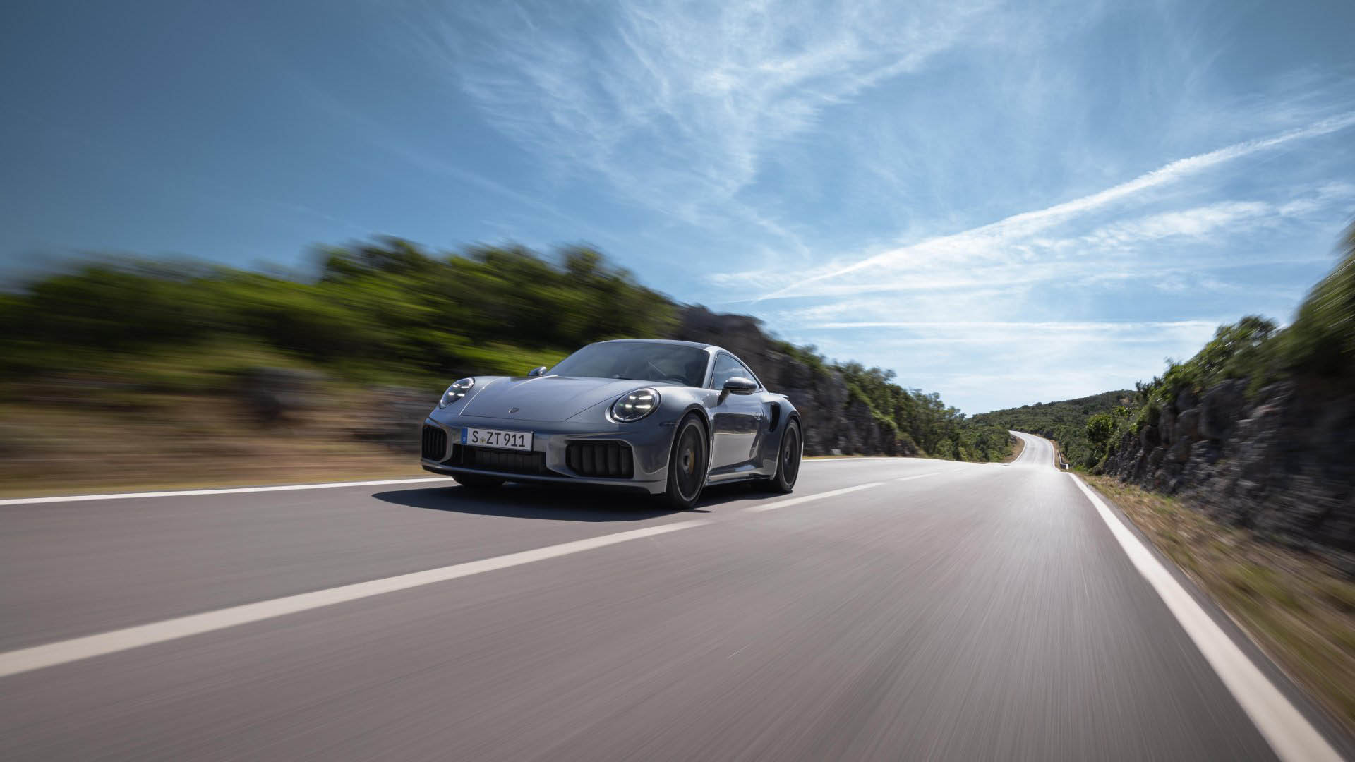 Porsche 911 Turbo S 2025 01