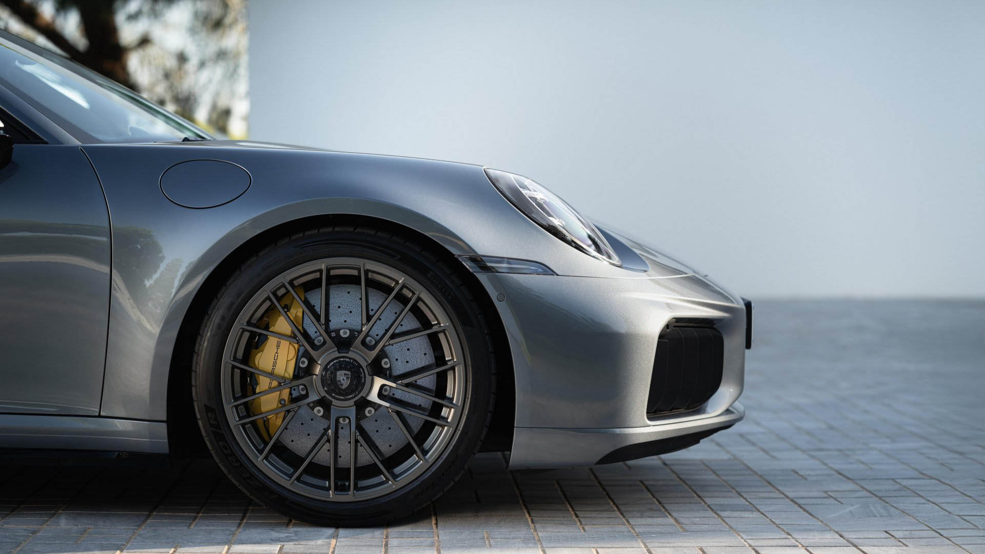 Porsche 911 Turbo S 2025 07