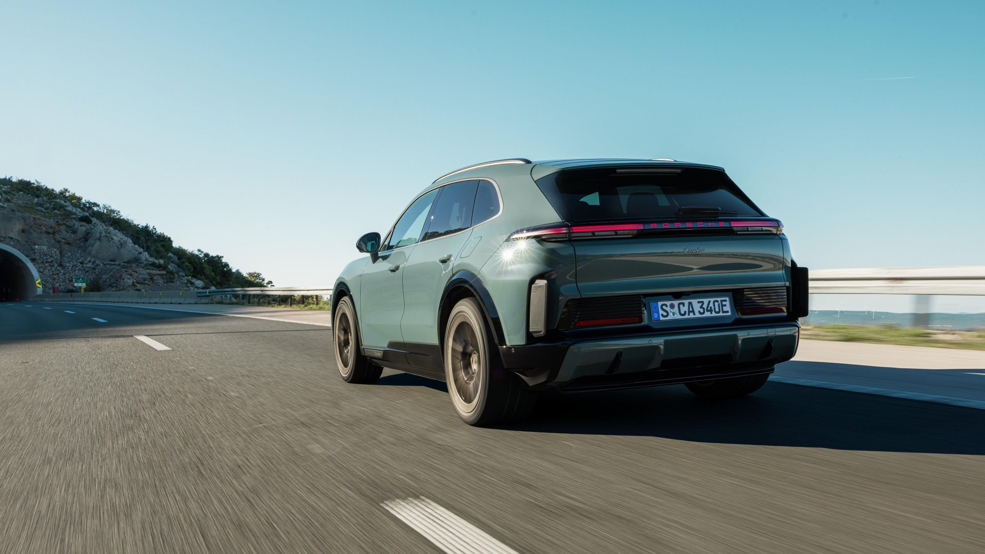porsche cayenne electric 03