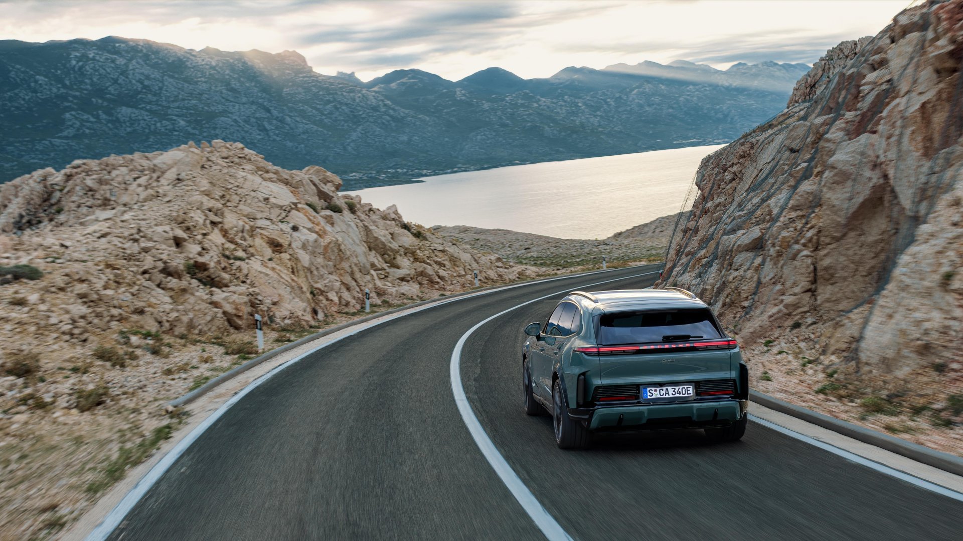 porsche cayenne electric 05