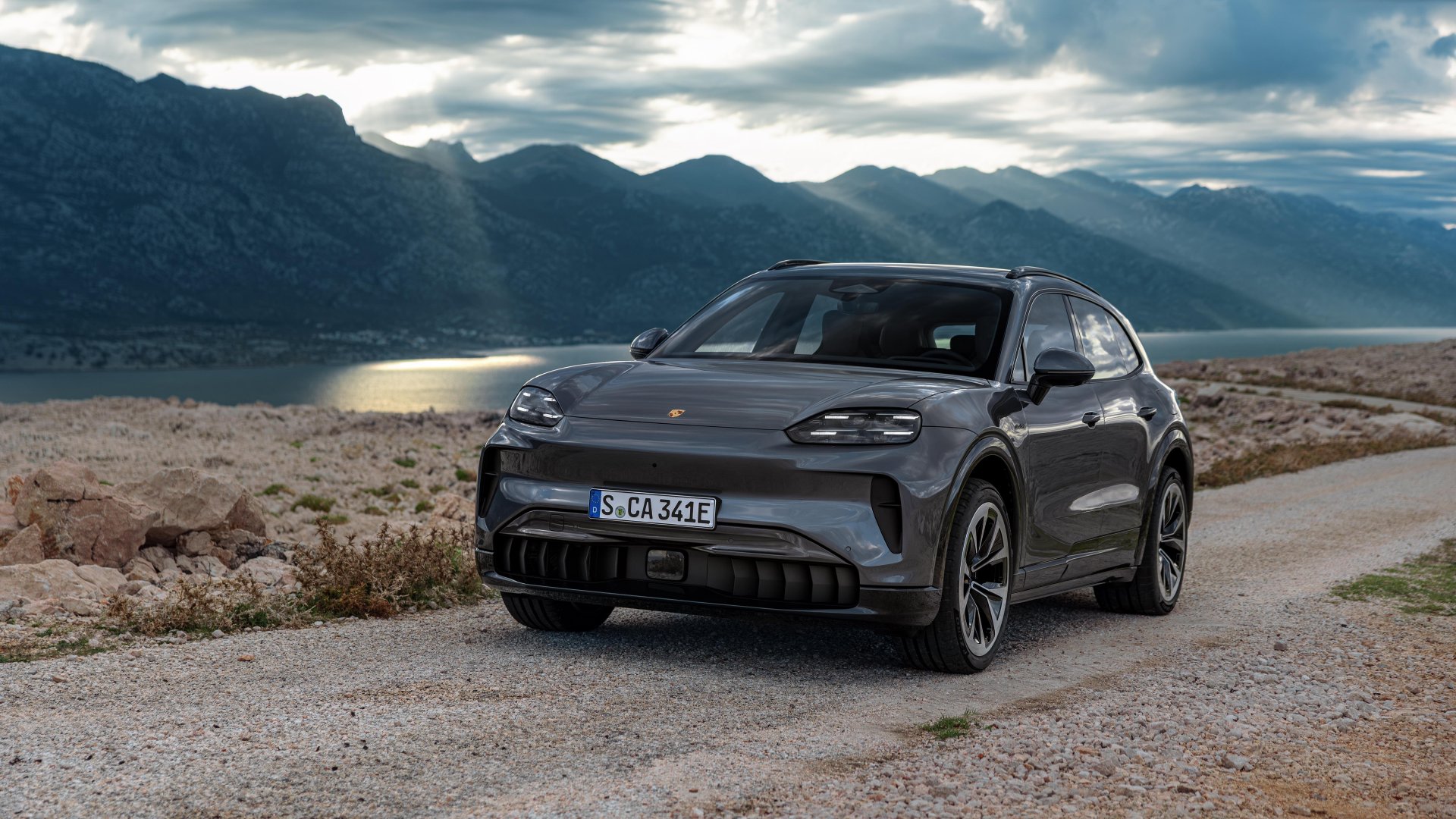 porsche cayenne electric 11