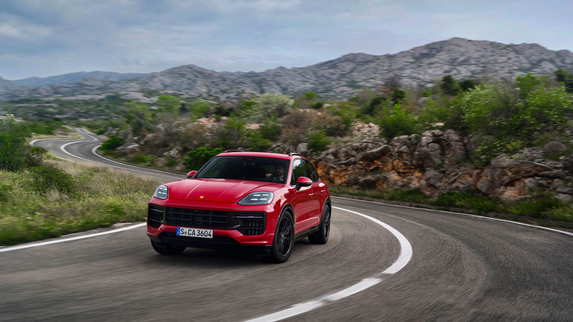 Porsche Cayenne GTS 2024 01